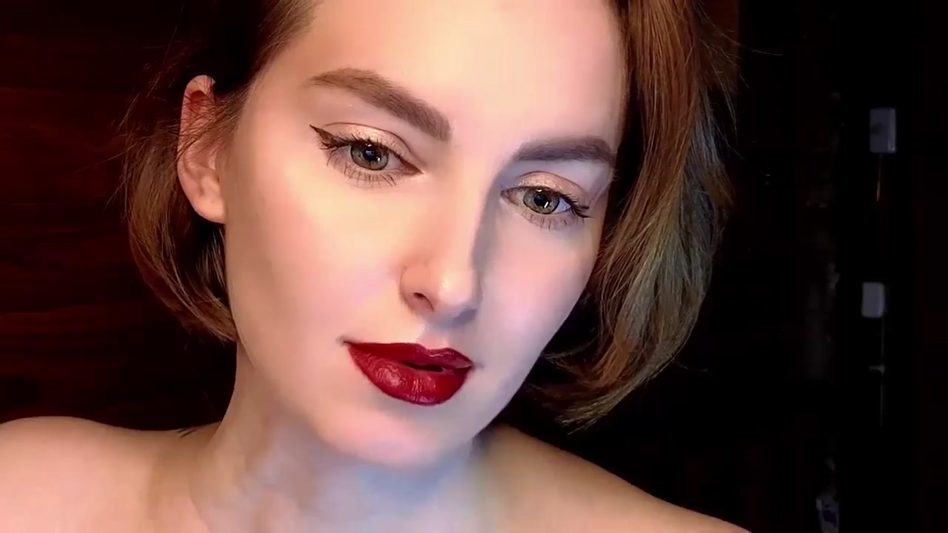 Gallery image thumbnail from Red_Lips_Girl's myfreecams stream on, 01/30/2025, 23:08 image 18 of 20