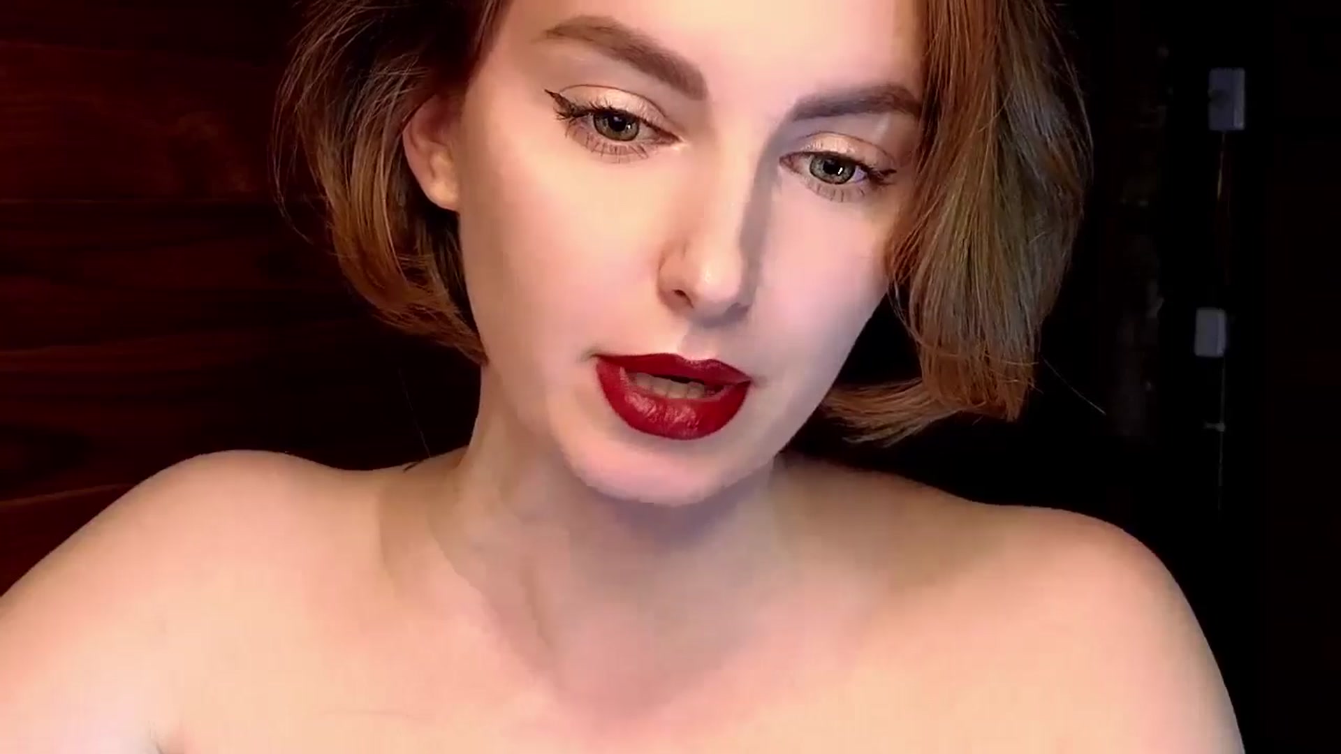 Gallery image thumbnail from Red_Lips_Girl's myfreecams stream on, 01/30/2025, 23:08 image 16 of 20