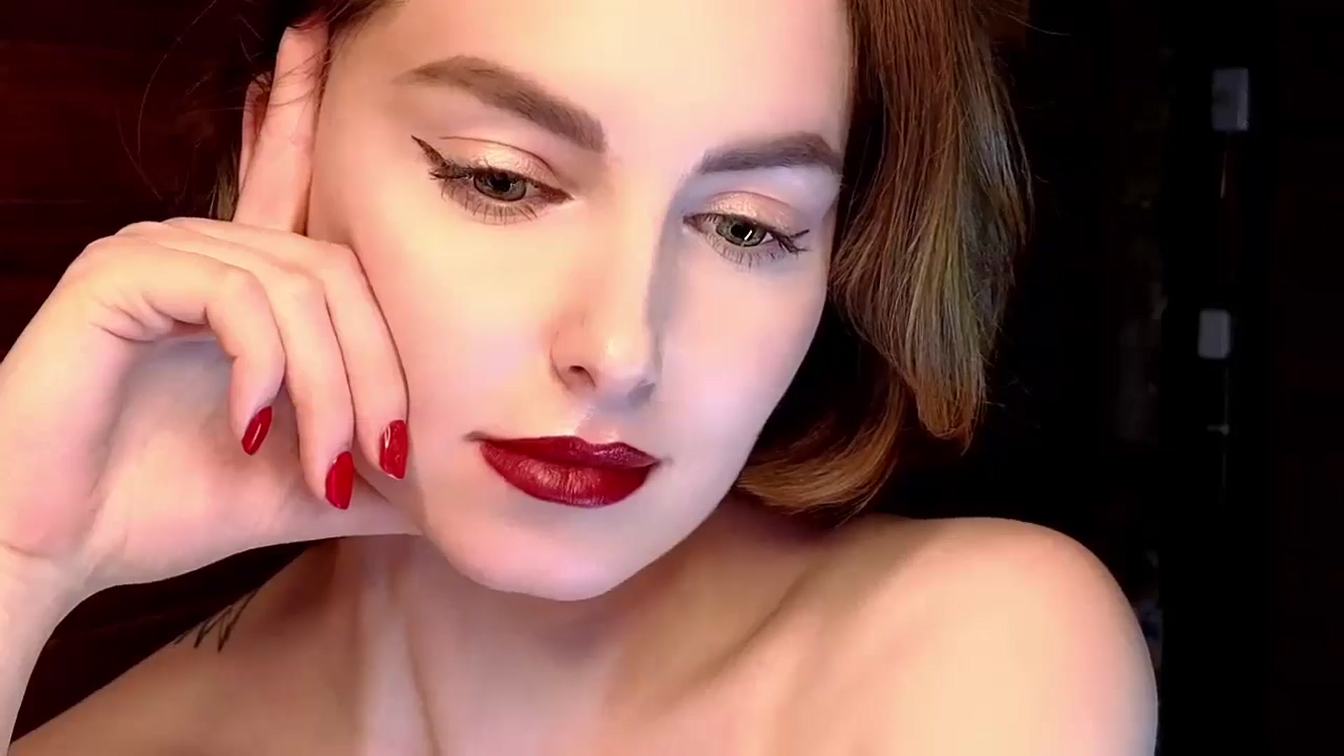 Gallery image thumbnail from Red_Lips_Girl's myfreecams stream on, 01/30/2025, 23:08 image 13 of 20