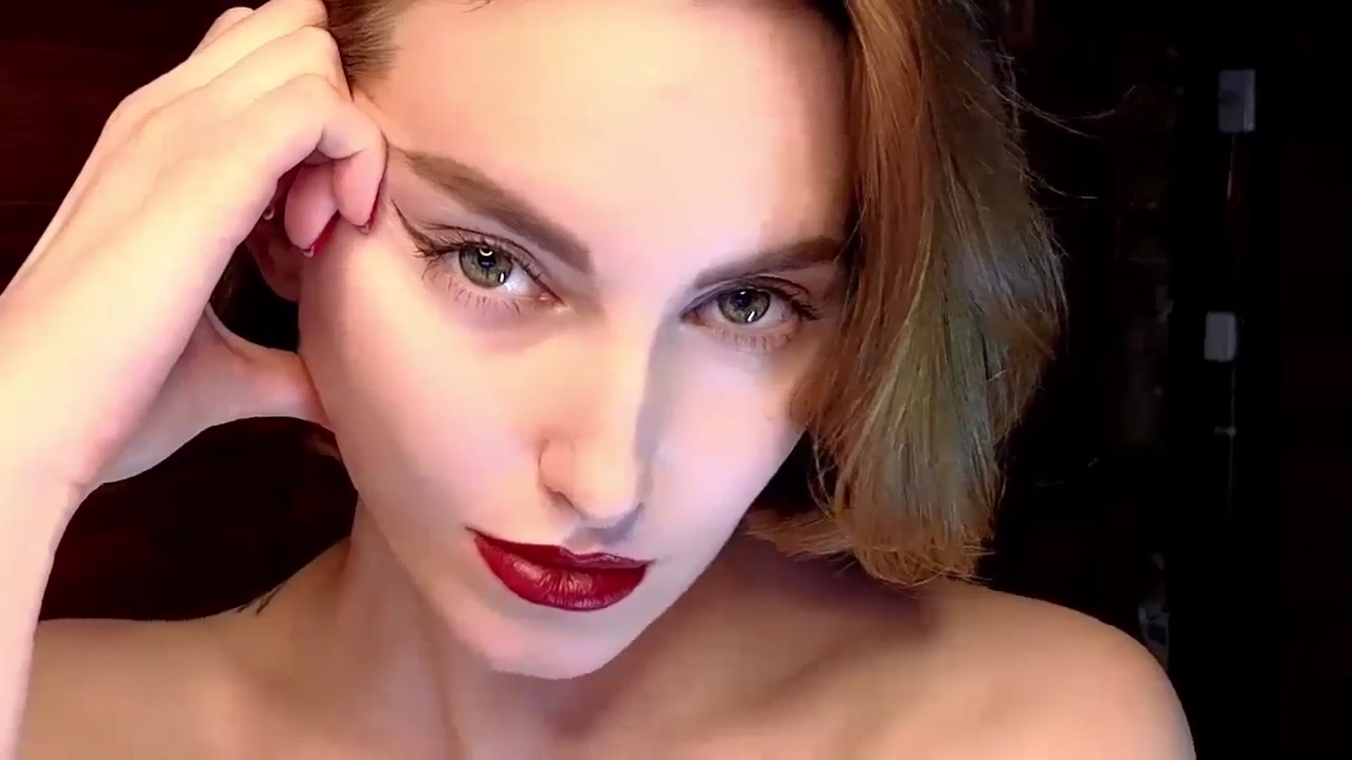 Gallery image thumbnail from Red_Lips_Girl's myfreecams stream on, 01/30/2025, 23:08 image 15 of 20