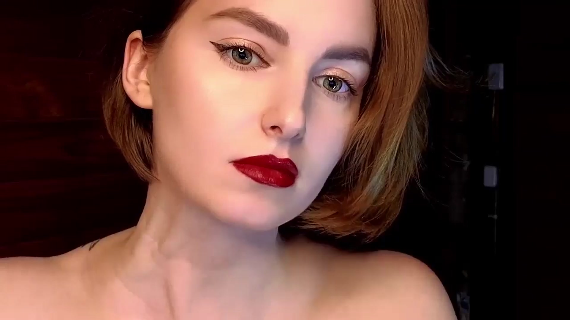 Gallery image thumbnail from Red_Lips_Girl's myfreecams stream on, 01/30/2025, 23:08 image 10 of 20
