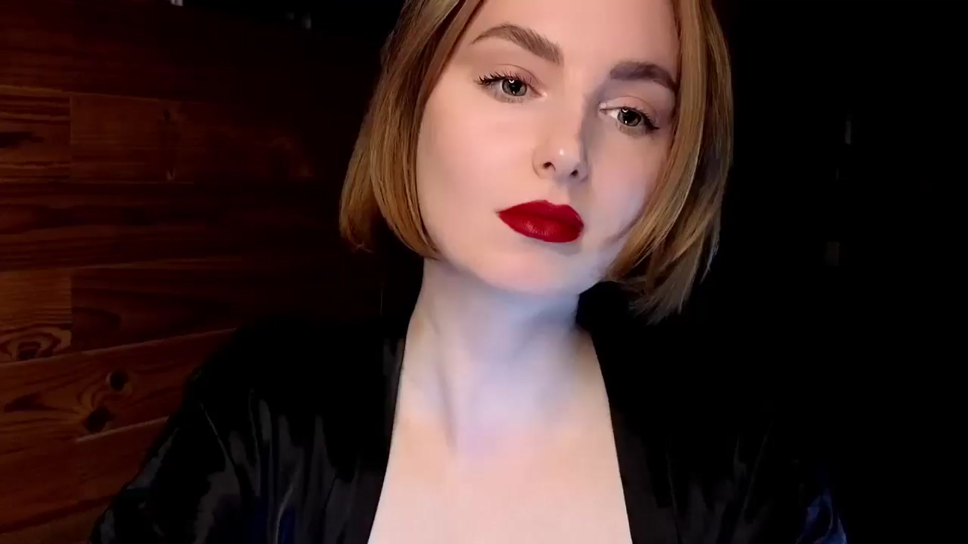 Gallery image thumbnail from Red_Lips_Girl's myfreecams stream on, 02/03/2025, 23:05 image 14 of 20