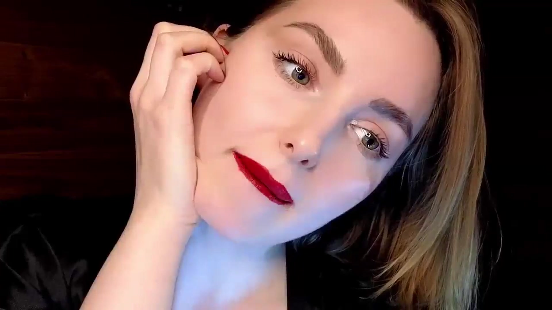 Gallery image thumbnail from Red_Lips_Girl's myfreecams stream on, 02/03/2025, 23:05 image 15 of 20