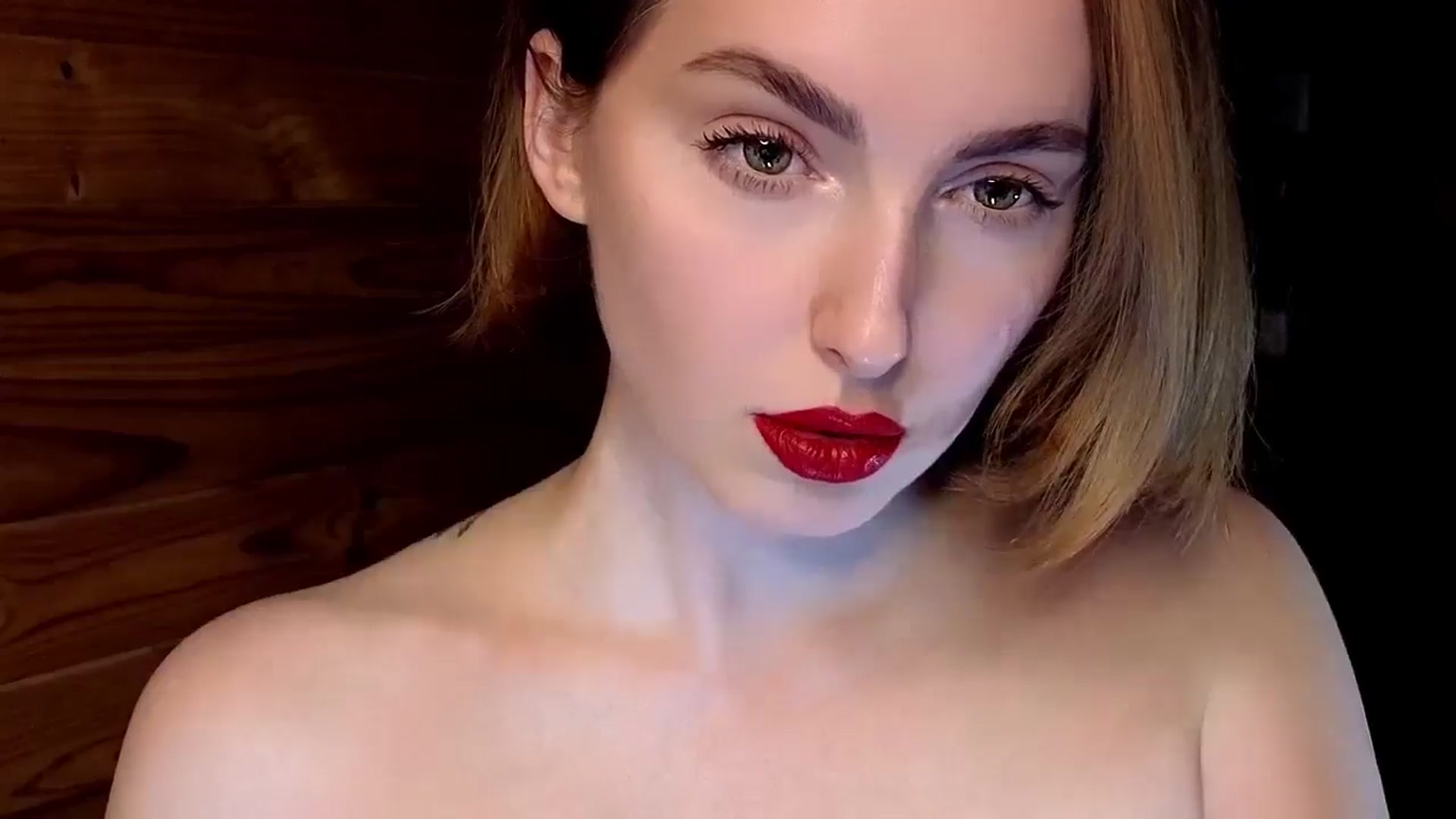 Gallery image thumbnail from Red_Lips_Girl's myfreecams stream on, 02/04/2025, 24:00 image 11 of 20