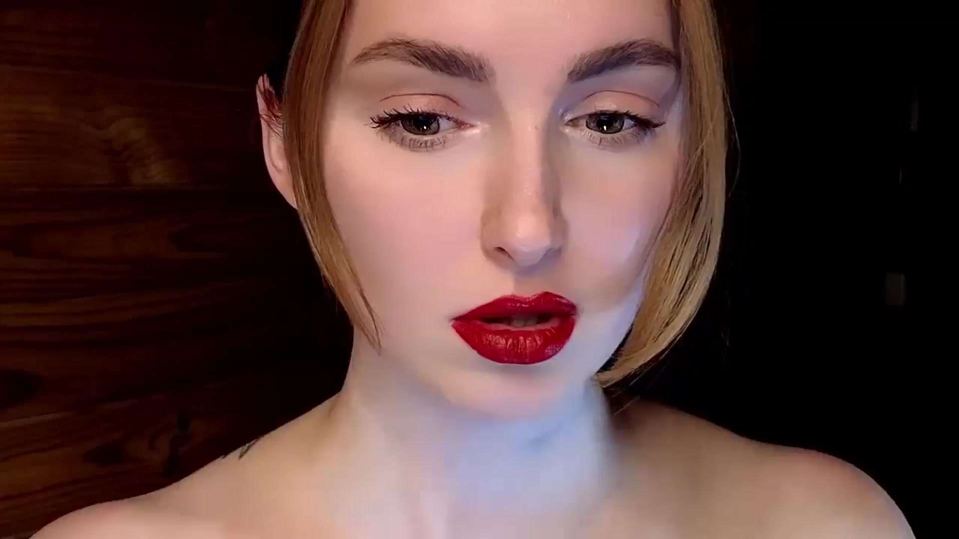 Gallery image thumbnail from Red_Lips_Girl's myfreecams stream on, 02/04/2025, 24:00 image 13 of 20