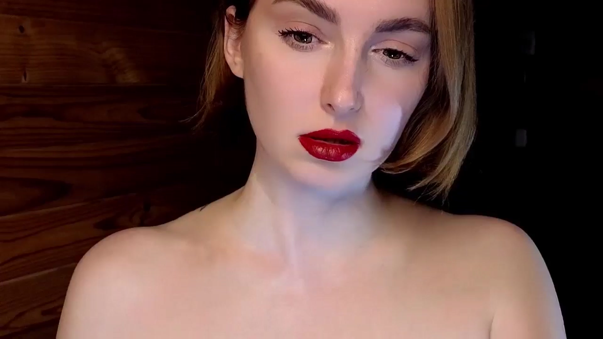 Gallery image thumbnail from Red_Lips_Girl's myfreecams stream on, 02/04/2025, 24:00 image 12 of 20