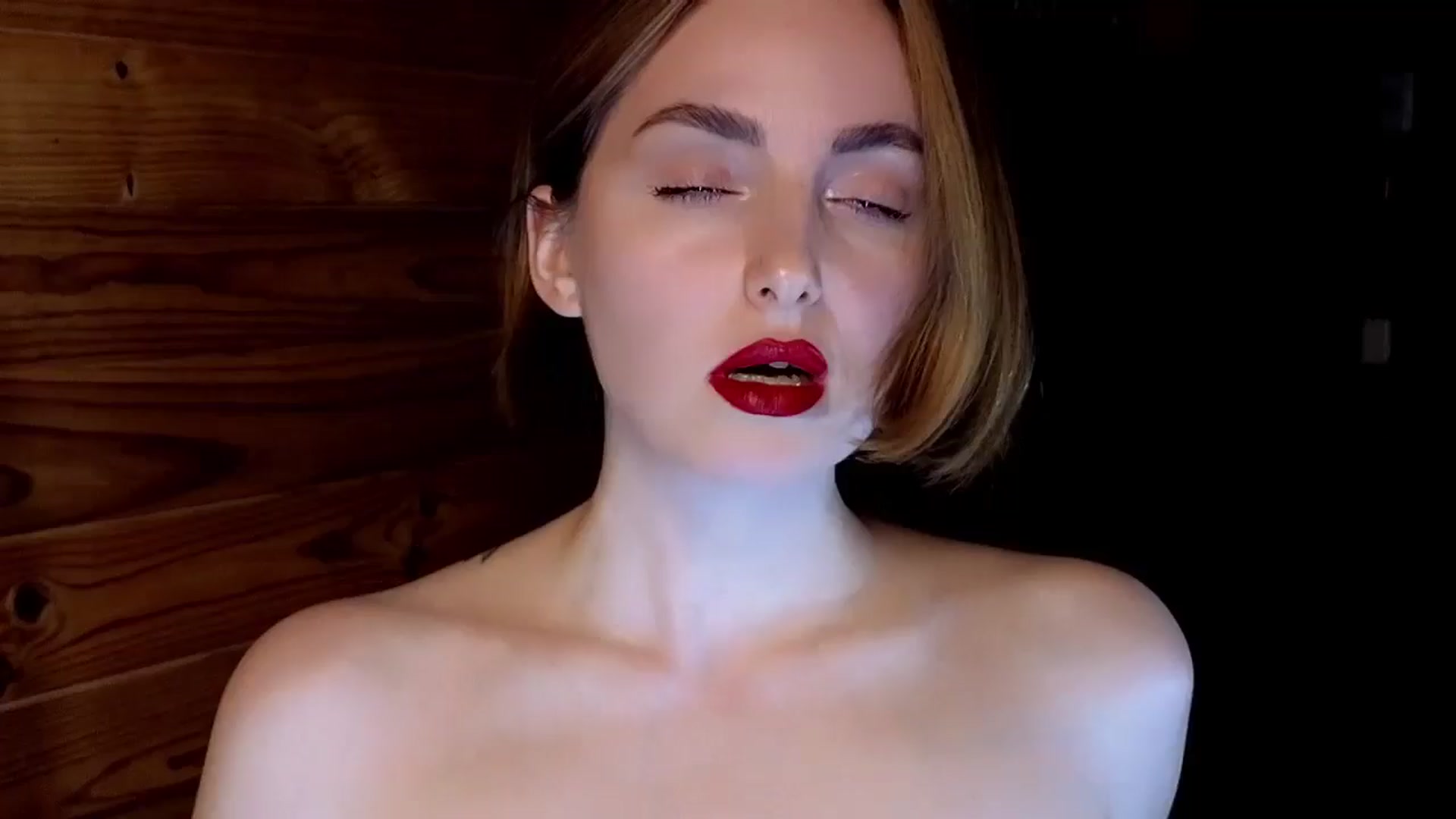 Gallery image thumbnail from Red_Lips_Girl's myfreecams stream on, 02/04/2025, 24:00 image 8 of 20