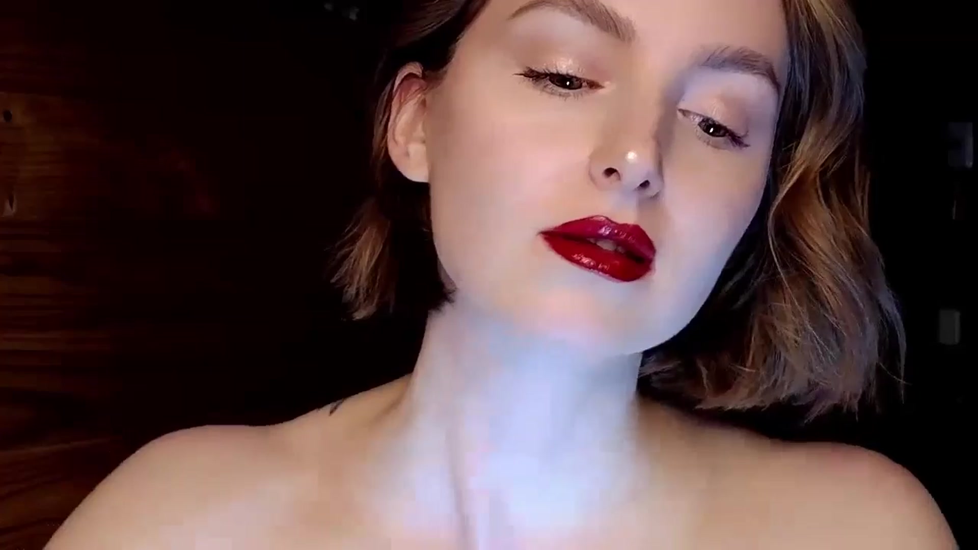 Gallery image thumbnail from Red_Lips_Girl's myfreecams stream on, 02/09/2025, 20:49 image 14 of 20