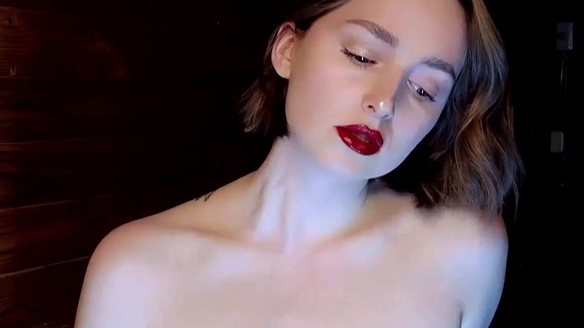 Gallery image thumbnail from Red_Lips_Girl's myfreecams stream on, 02/09/2025, 20:49 image 18 of 20