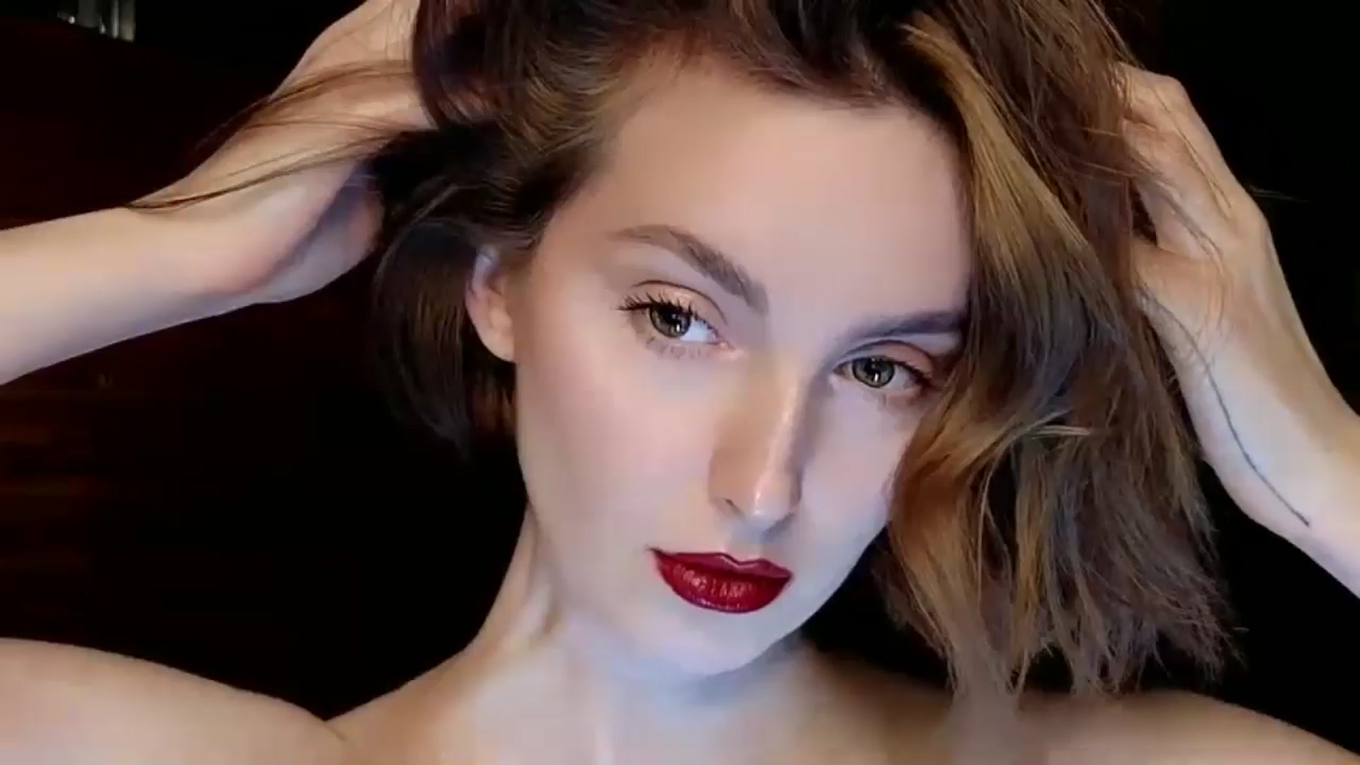 Gallery image thumbnail from Red_Lips_Girl's myfreecams stream on, 02/09/2025, 21:29 image 7 of 20