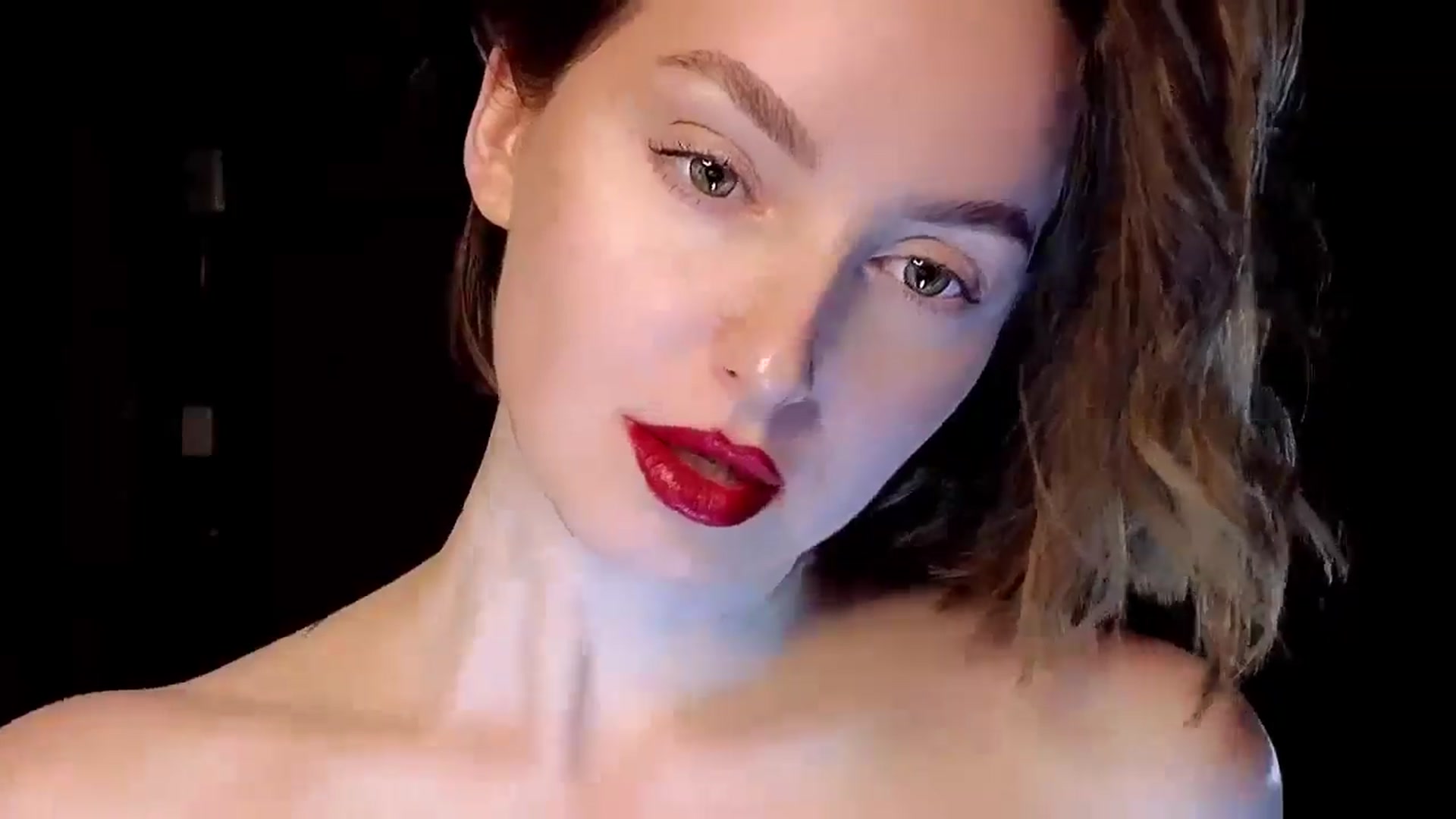 Gallery image thumbnail from Red_Lips_Girl's myfreecams stream on, 02/14/2025, 21:27 image 18 of 20
