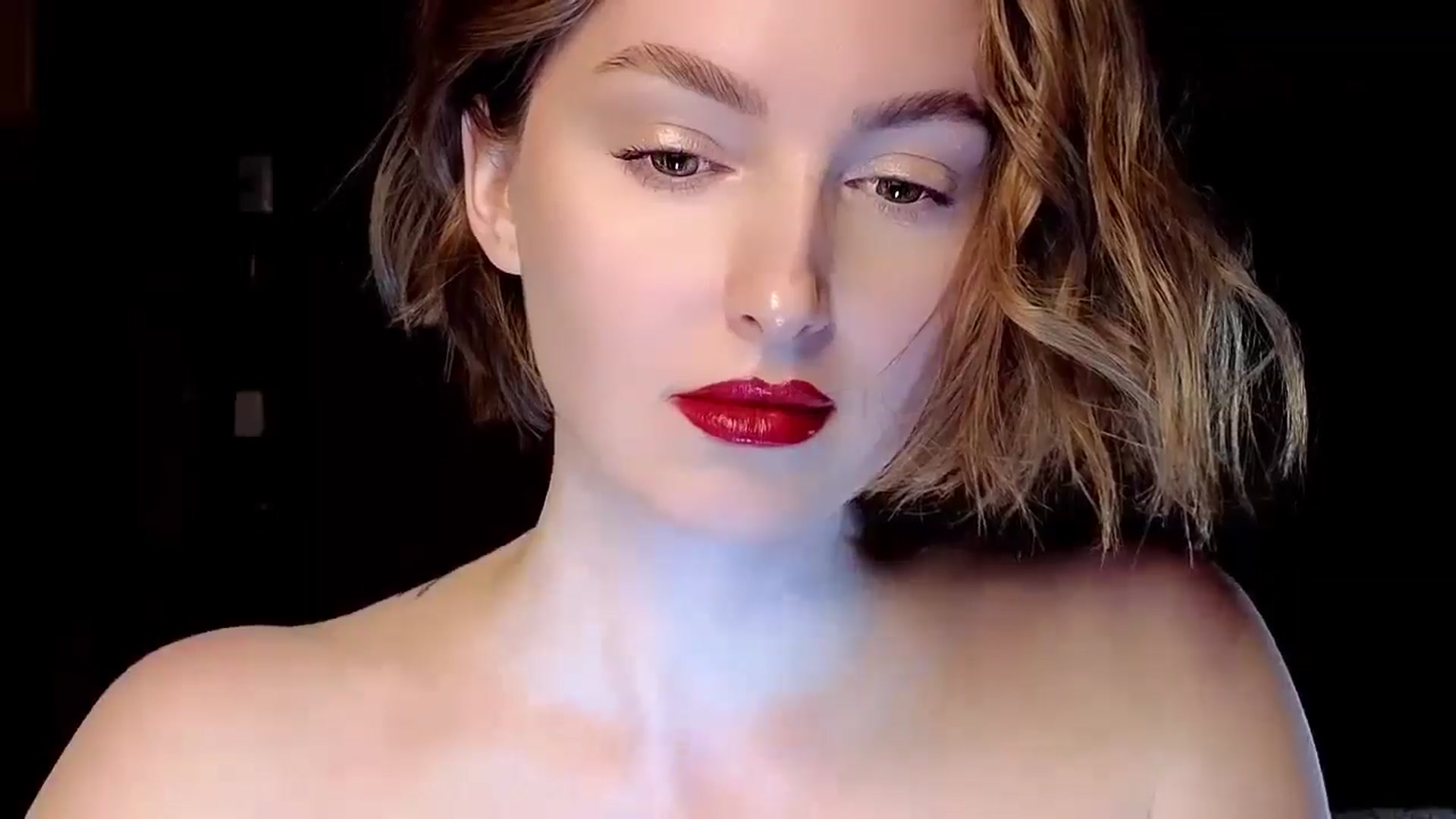 Gallery image thumbnail from Red_Lips_Girl's myfreecams stream on, 02/14/2025, 21:27 image 10 of 20