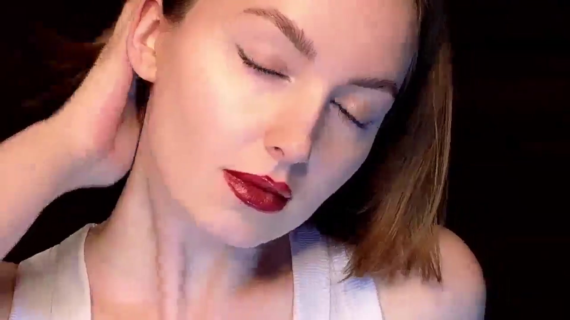 Gallery image thumbnail from Red_Lips_Girl's myfreecams stream on, 02/18/2025, 22:59 image 13 of 20