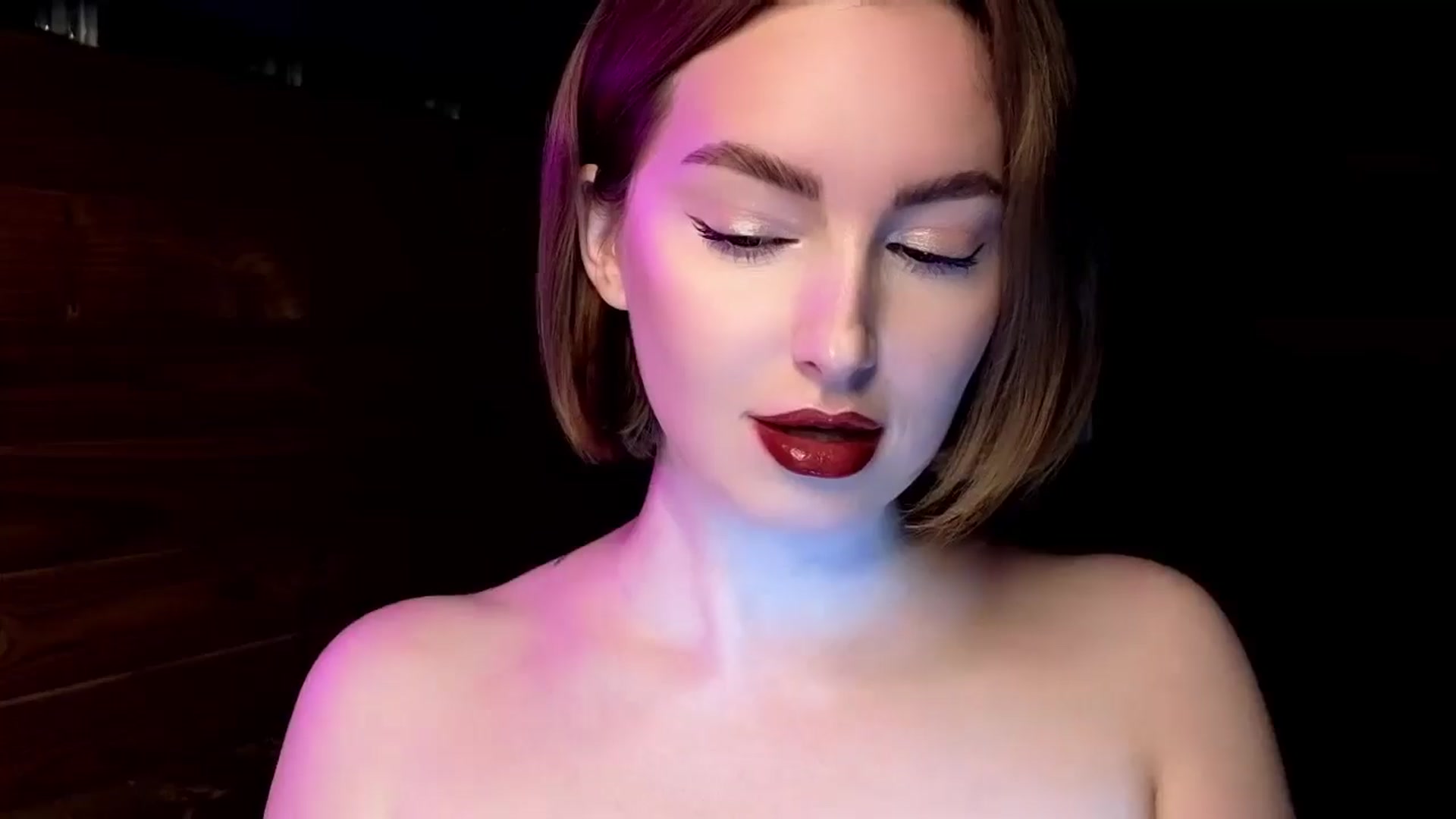 Gallery image thumbnail from Red_Lips_Girl's myfreecams stream on, 02/21/2025, 19:12 image 2 of 20