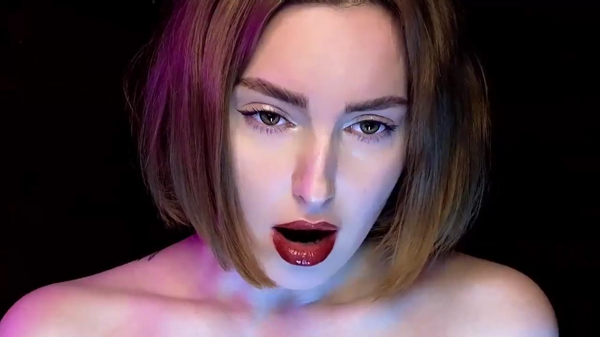 Gallery image thumbnail from Red_Lips_Girl's myfreecams stream on, 02/21/2025, 19:12 image 9 of 20