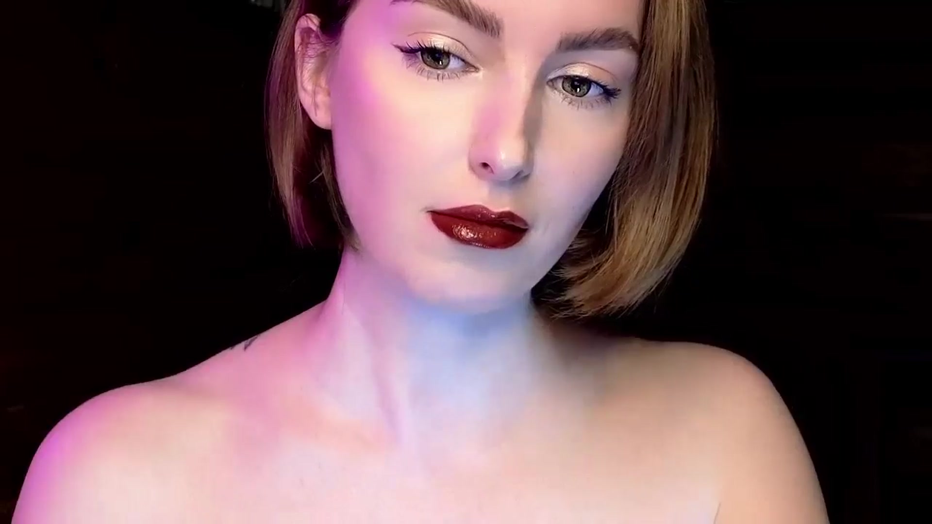 Gallery image thumbnail from Red_Lips_Girl's myfreecams stream on, 02/21/2025, 20:41 image 2 of 20