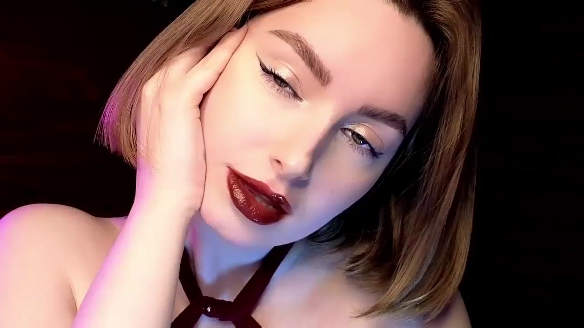 Gallery image thumbnail from Red_Lips_Girl's myfreecams stream on, 02/21/2025, 20:41 image 14 of 20