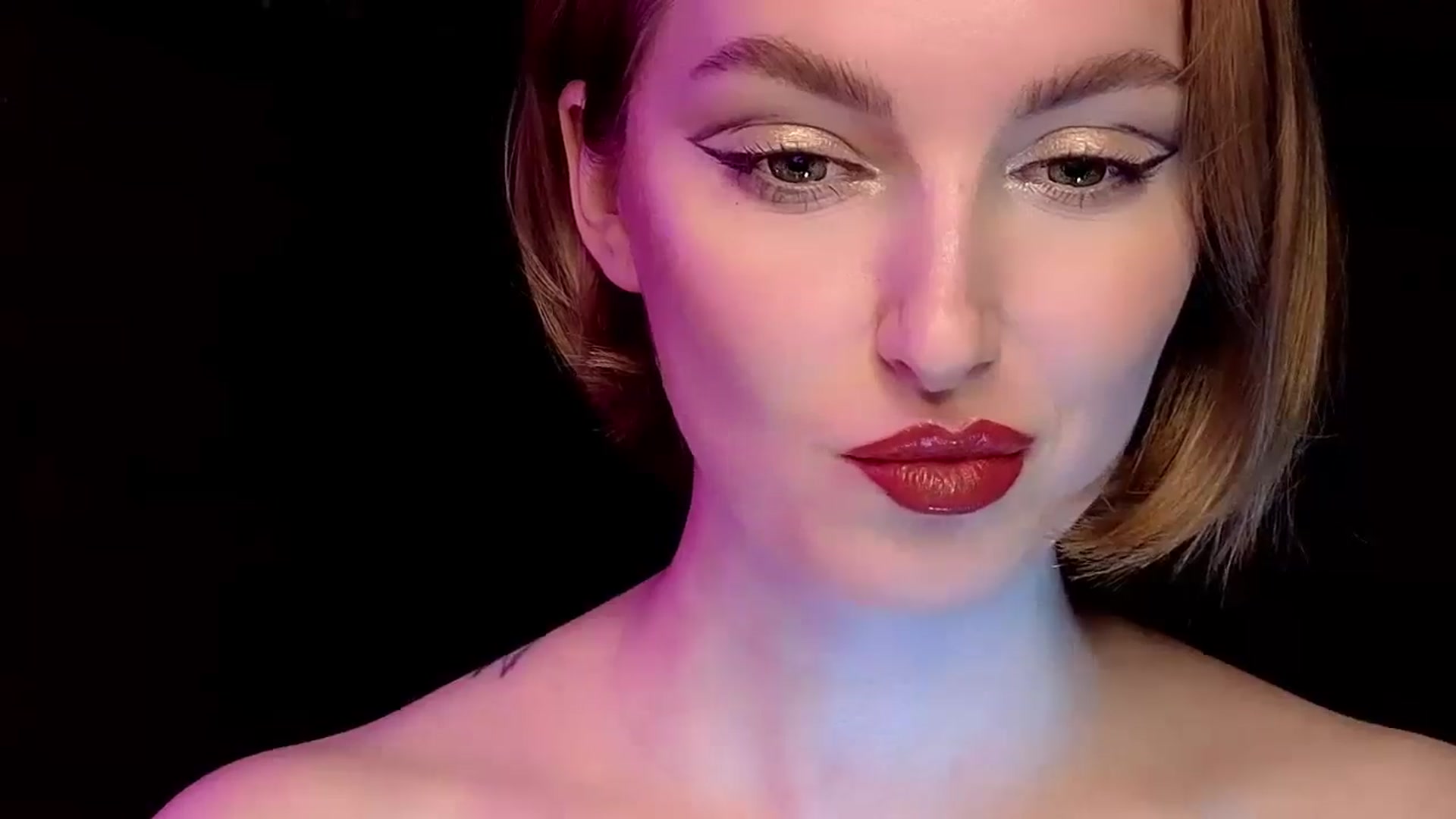 Gallery image thumbnail from Red_Lips_Girl's myfreecams stream on, 02/23/2025, 22:06 image 15 of 20