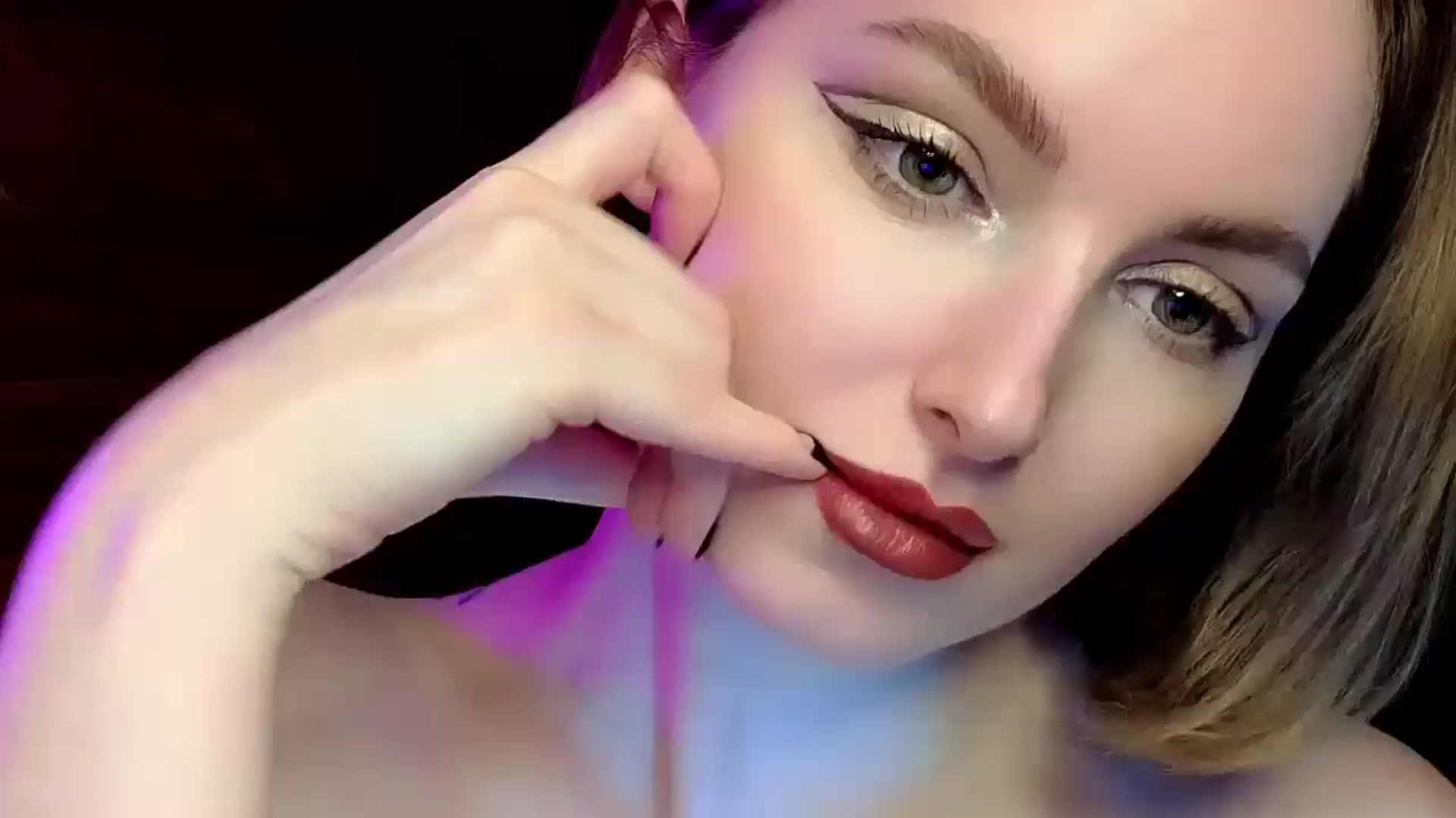 Gallery image thumbnail from Red_Lips_Girl's myfreecams stream on, 02/23/2025, 22:36 image 15 of 20