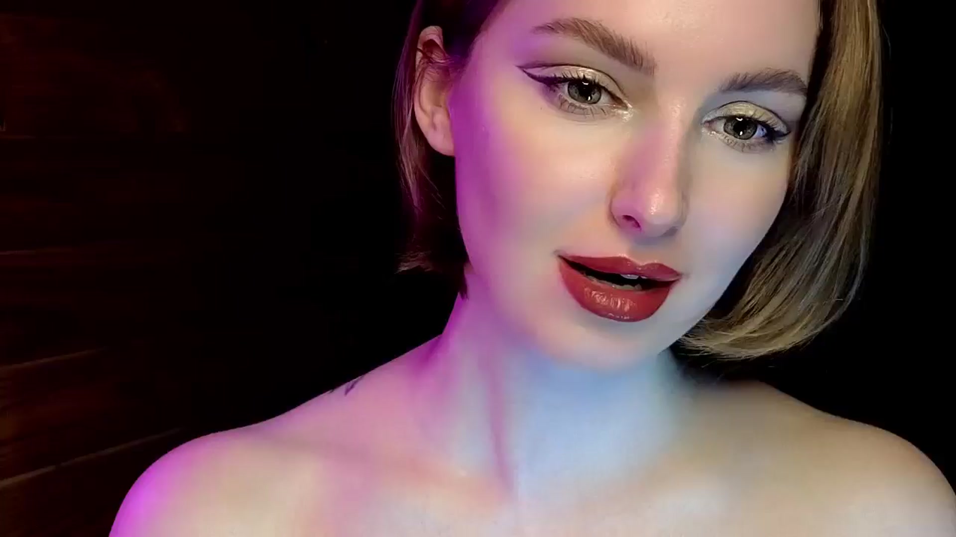 Gallery image thumbnail from Red_Lips_Girl's myfreecams stream on, 02/23/2025, 22:36 image 13 of 20