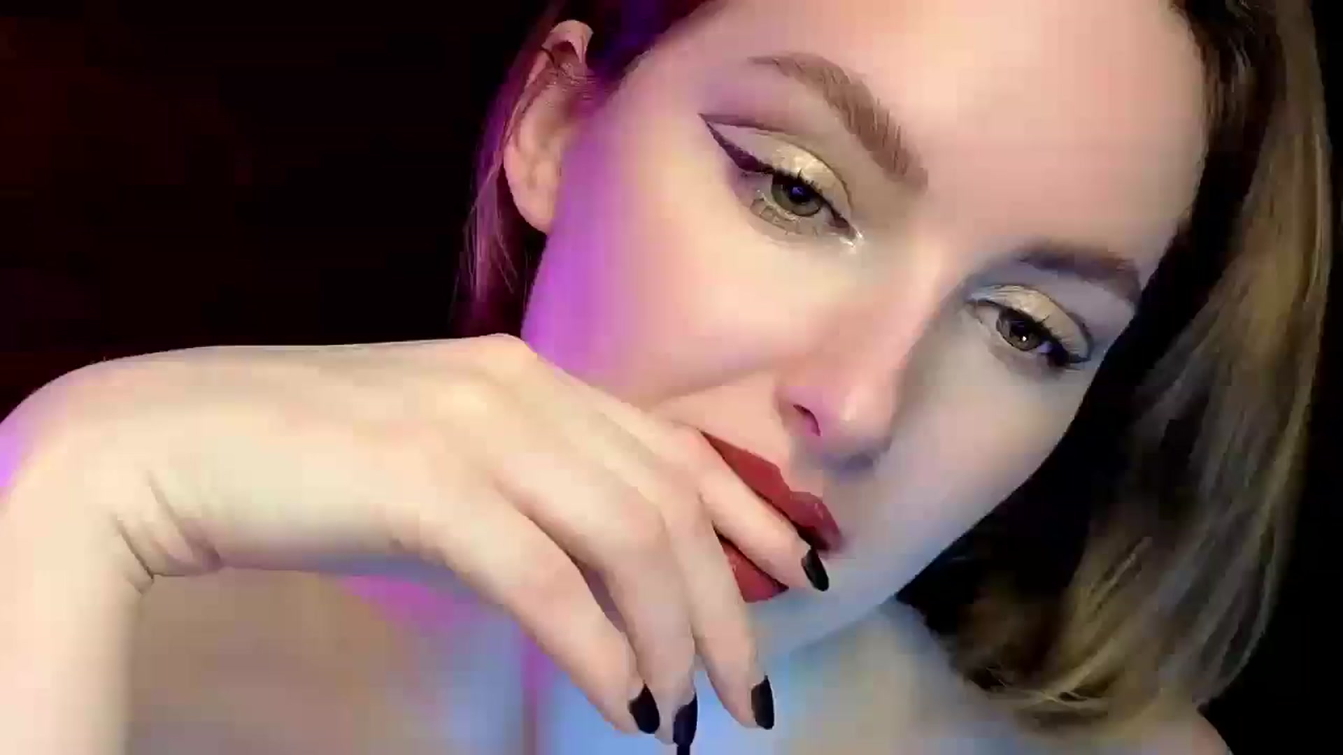 Gallery image thumbnail from Red_Lips_Girl's myfreecams stream on, 02/23/2025, 22:36 image 10 of 20