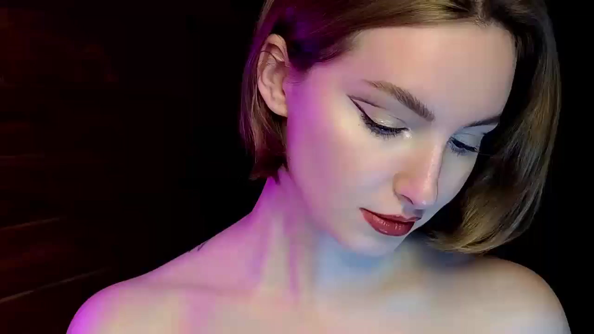Gallery image thumbnail from Red_Lips_Girl's myfreecams stream on, 02/23/2025, 22:36 image 12 of 20
