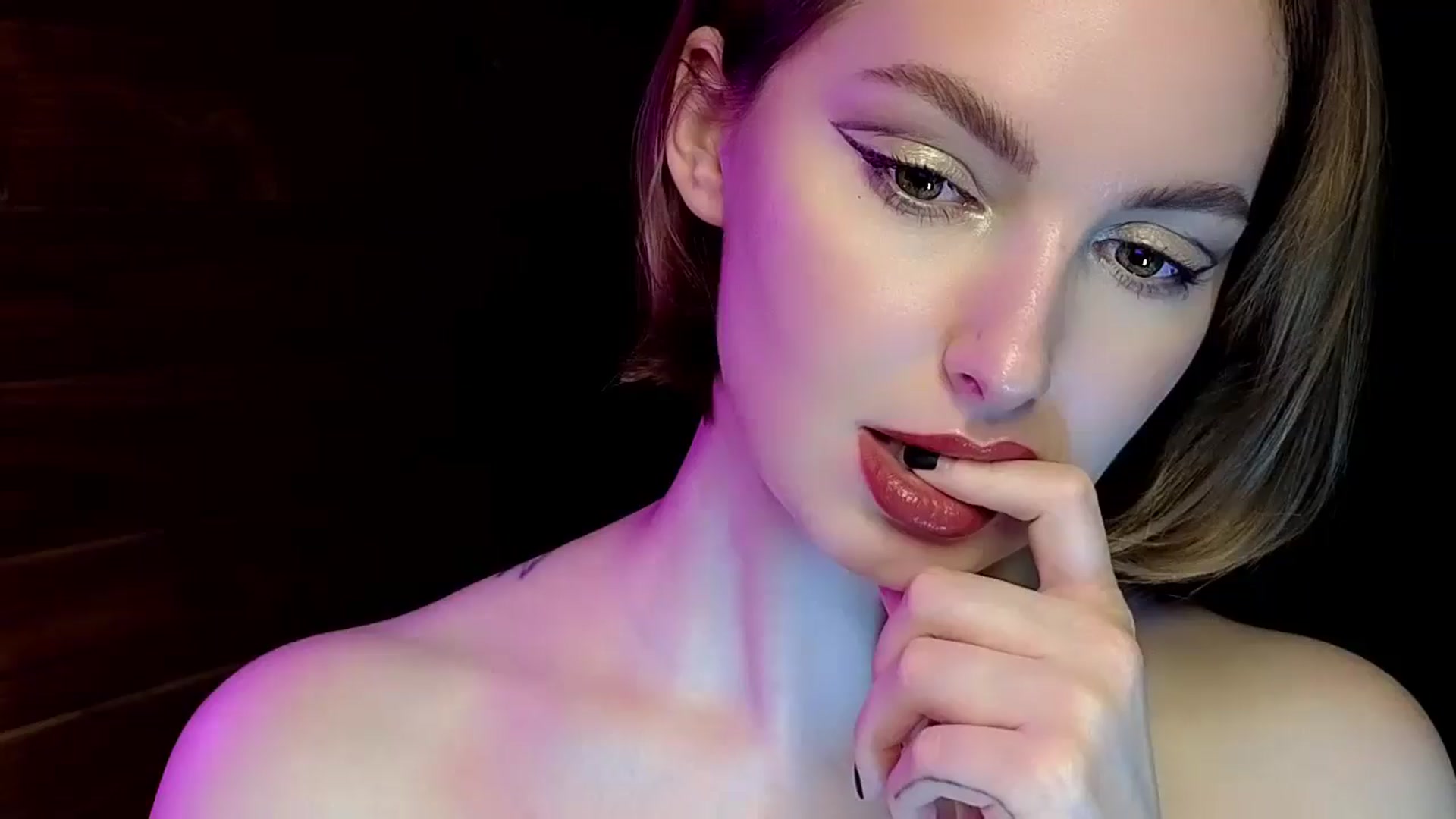 Gallery image thumbnail from Red_Lips_Girl's myfreecams stream on, 02/23/2025, 22:36 image 11 of 20