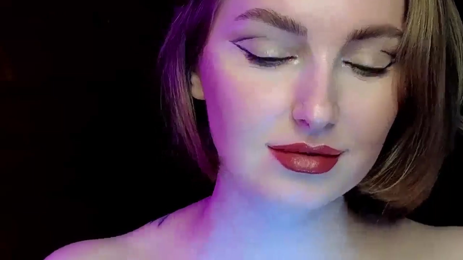 Gallery image thumbnail from Red_Lips_Girl's myfreecams stream on, 02/23/2025, 23:56 image 6 of 20