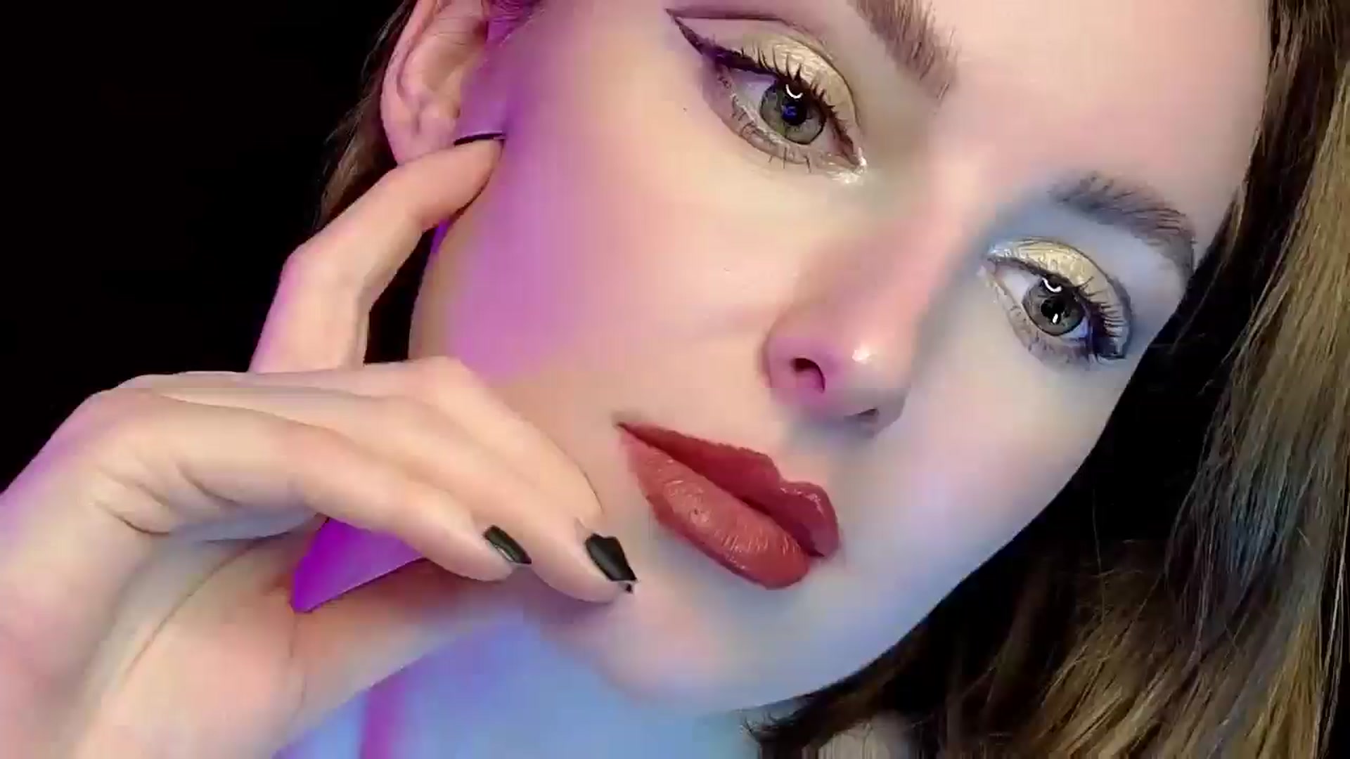 Gallery image thumbnail from Red_Lips_Girl's myfreecams stream on, 02/23/2025, 23:56 image 11 of 20