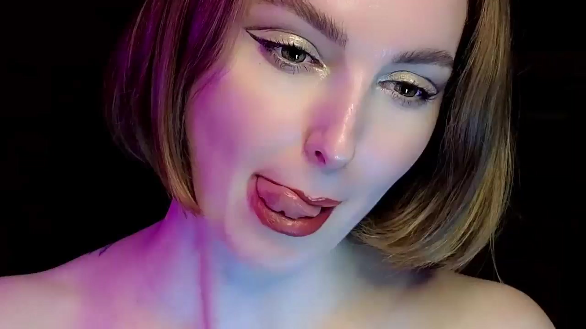 Gallery image thumbnail from Red_Lips_Girl's myfreecams stream on, 02/23/2025, 23:56 image 10 of 20