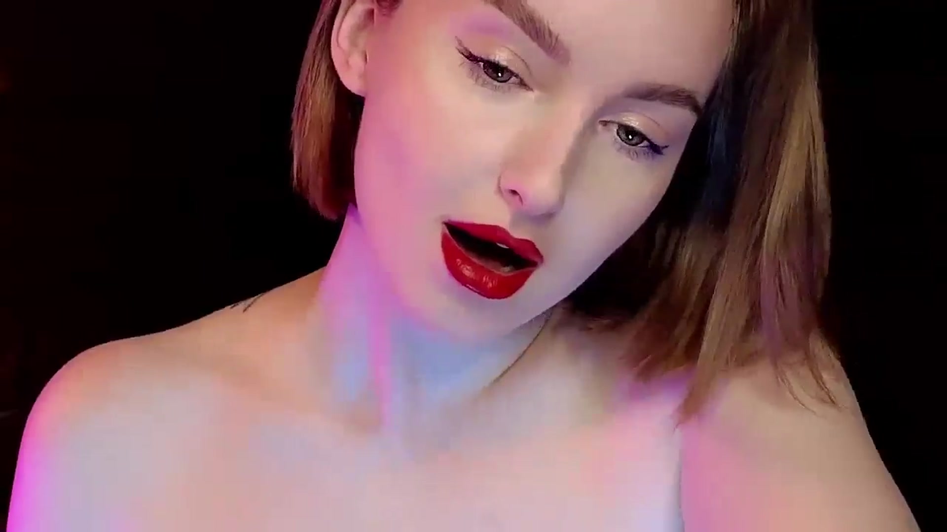 Gallery image thumbnail from Red_Lips_Girl's myfreecams stream on, 02/24/2025, 20:55 image 9 of 20