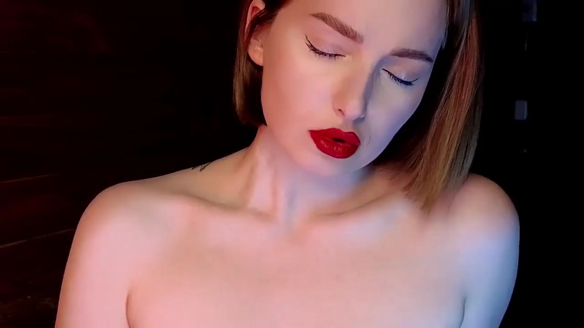 Gallery image thumbnail from Red_Lips_Girl's myfreecams stream on, 02/24/2025, 22:11 image 16 of 20