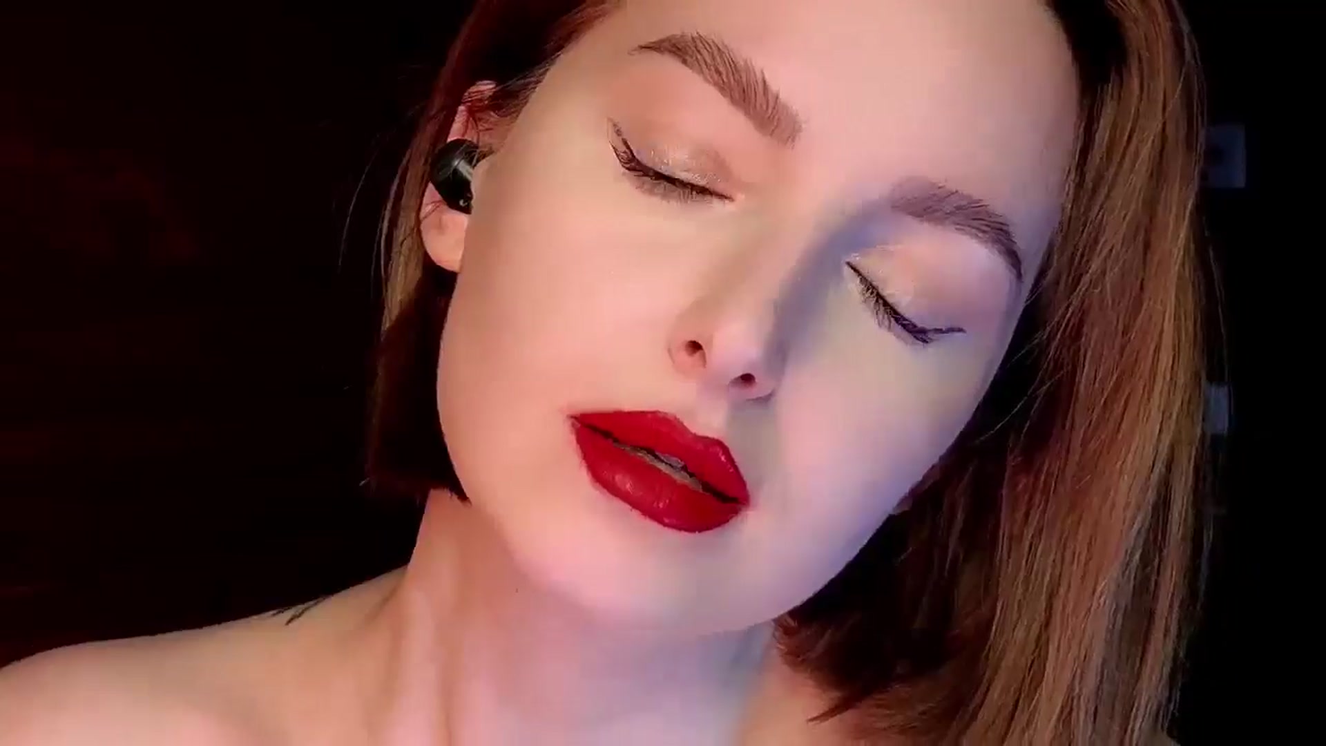 Gallery image thumbnail from Red_Lips_Girl's myfreecams stream on, 02/24/2025, 22:56 image 14 of 20