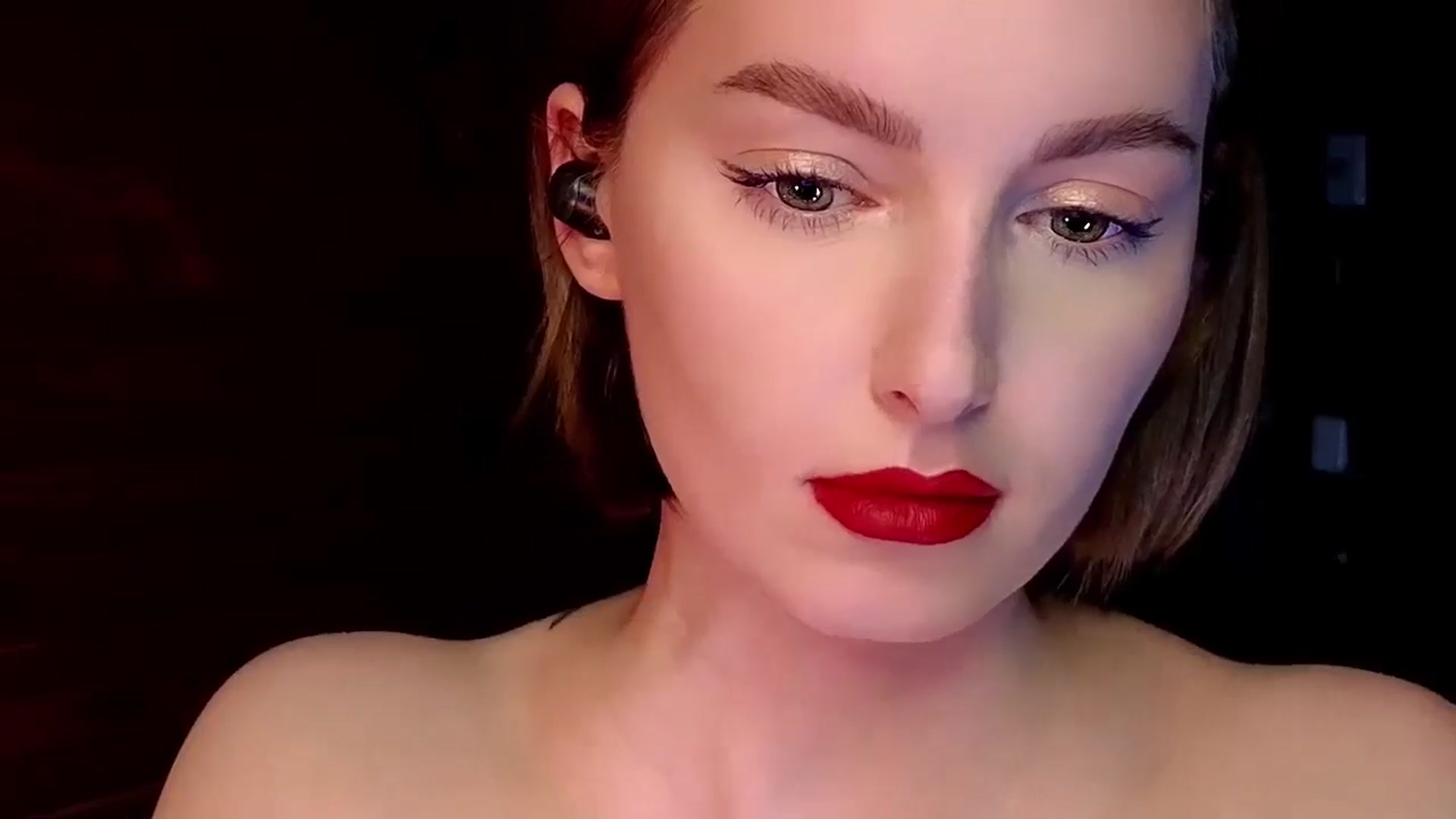 Gallery image thumbnail from Red_Lips_Girl's myfreecams stream on, 02/24/2025, 22:56 image 16 of 20