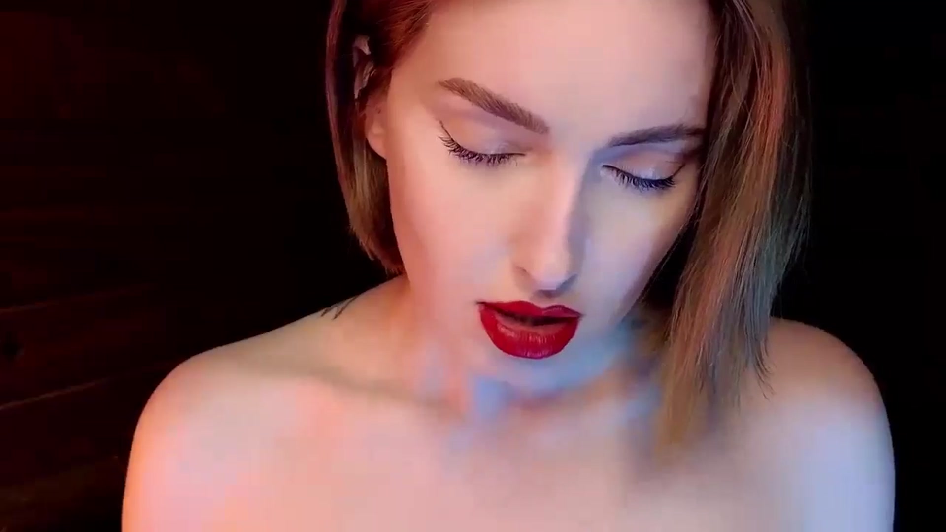 Gallery image thumbnail from Red_Lips_Girl's myfreecams stream on, 02/24/2025, 22:56 image 8 of 20