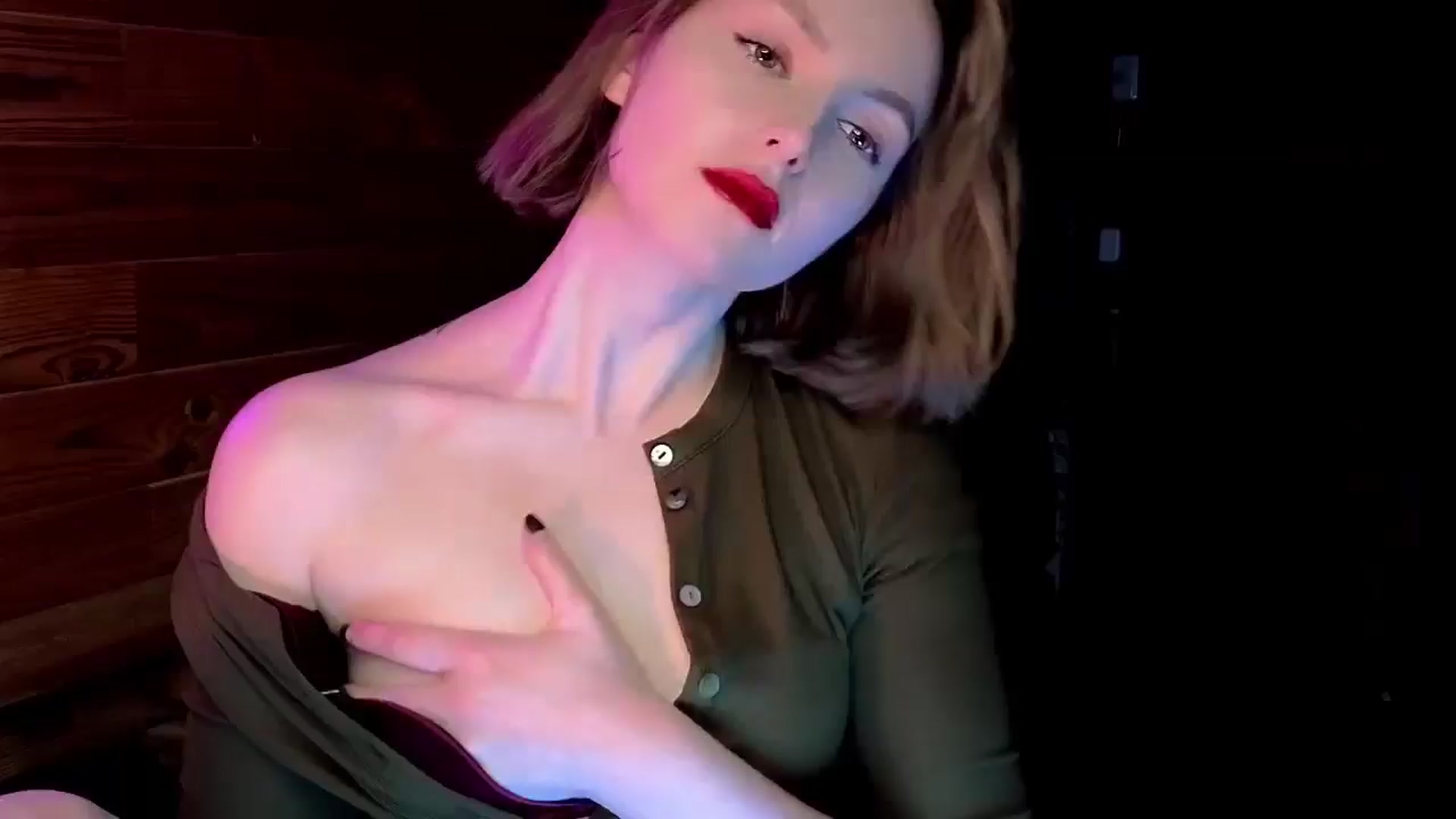 Gallery image thumbnail from Red_Lips_Girl's myfreecams stream on, 02/26/2025, 23:12 image 1 of 20