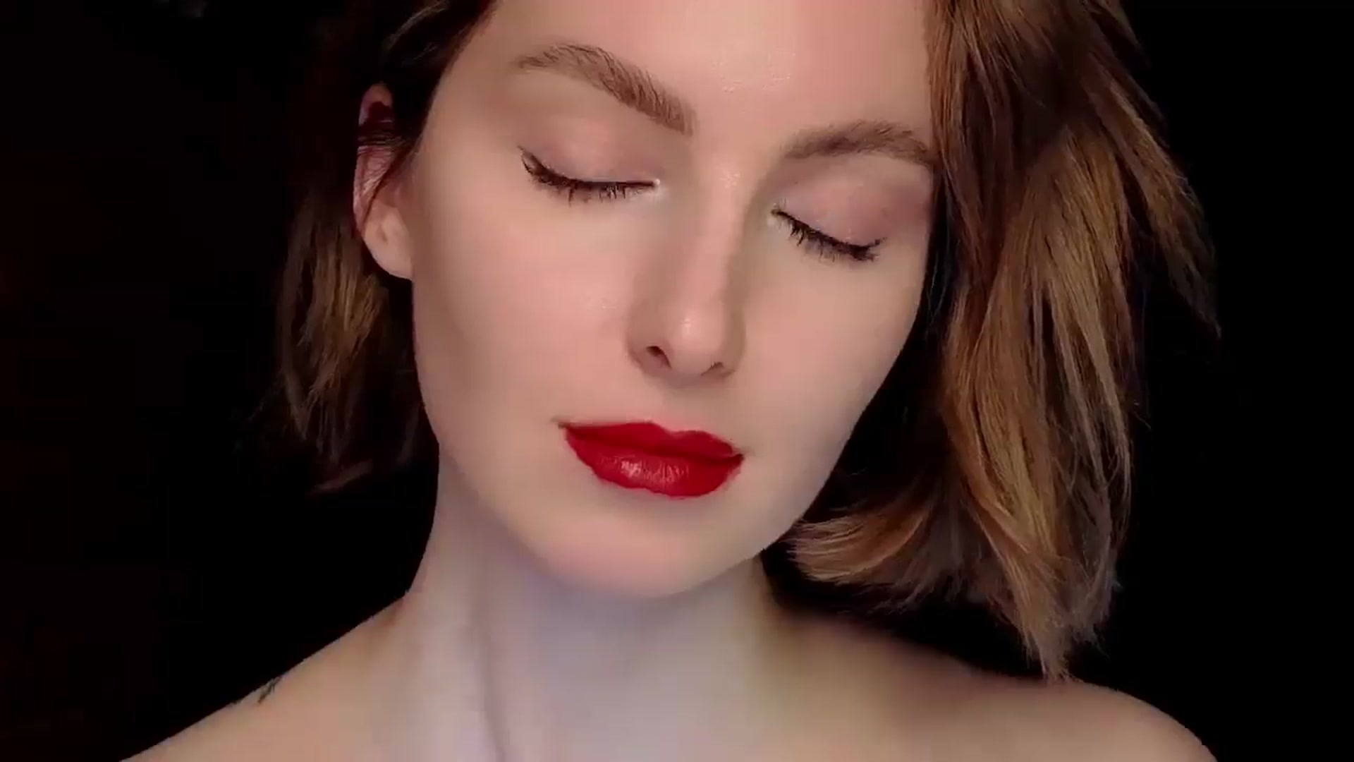 Gallery image thumbnail from Red_Lips_Girl's myfreecams stream on, 02/26/2025, 23:12 image 15 of 20