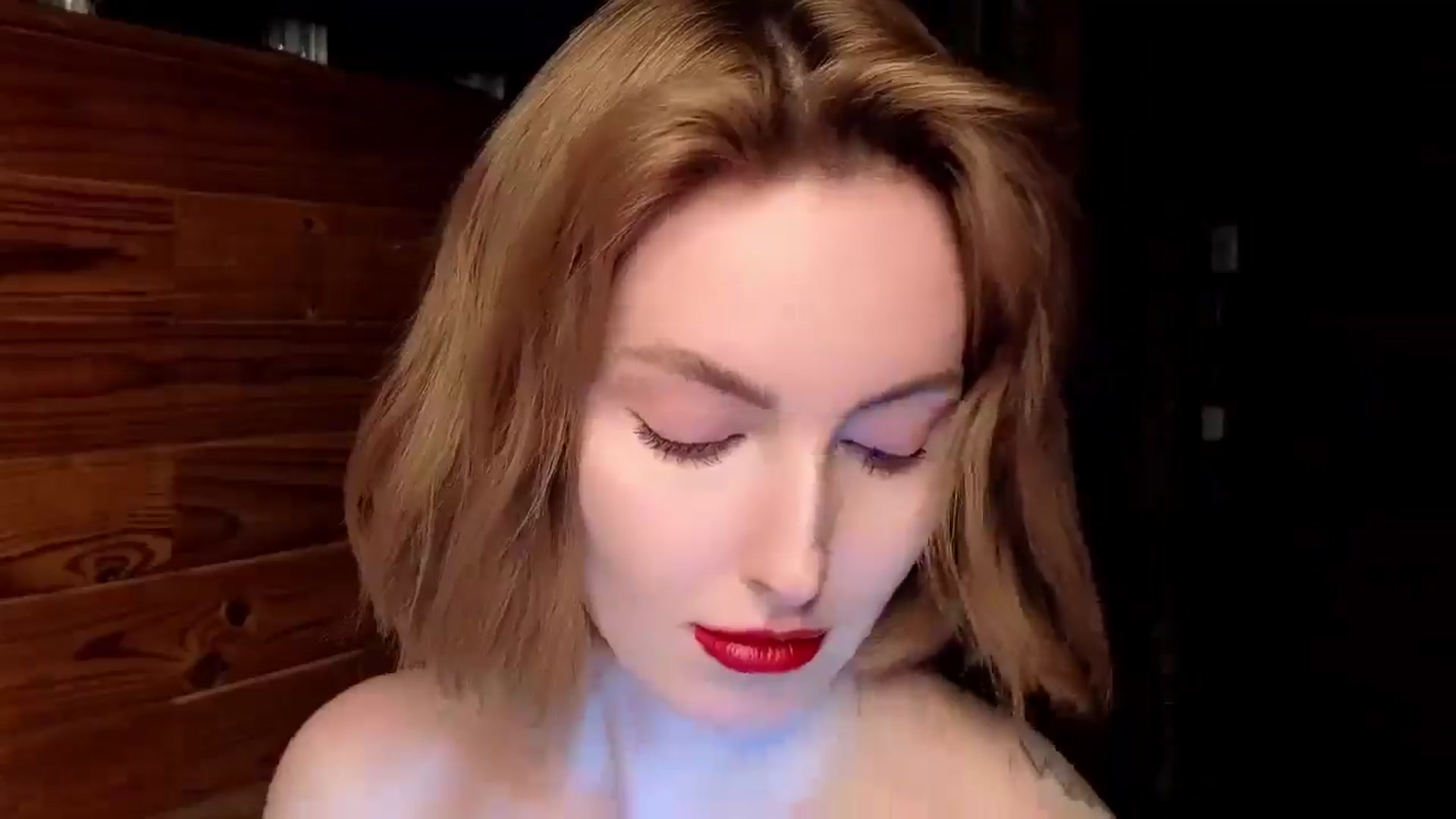 Gallery image thumbnail from Red_Lips_Girl's myfreecams stream on, 02/26/2025, 23:12 image 8 of 20