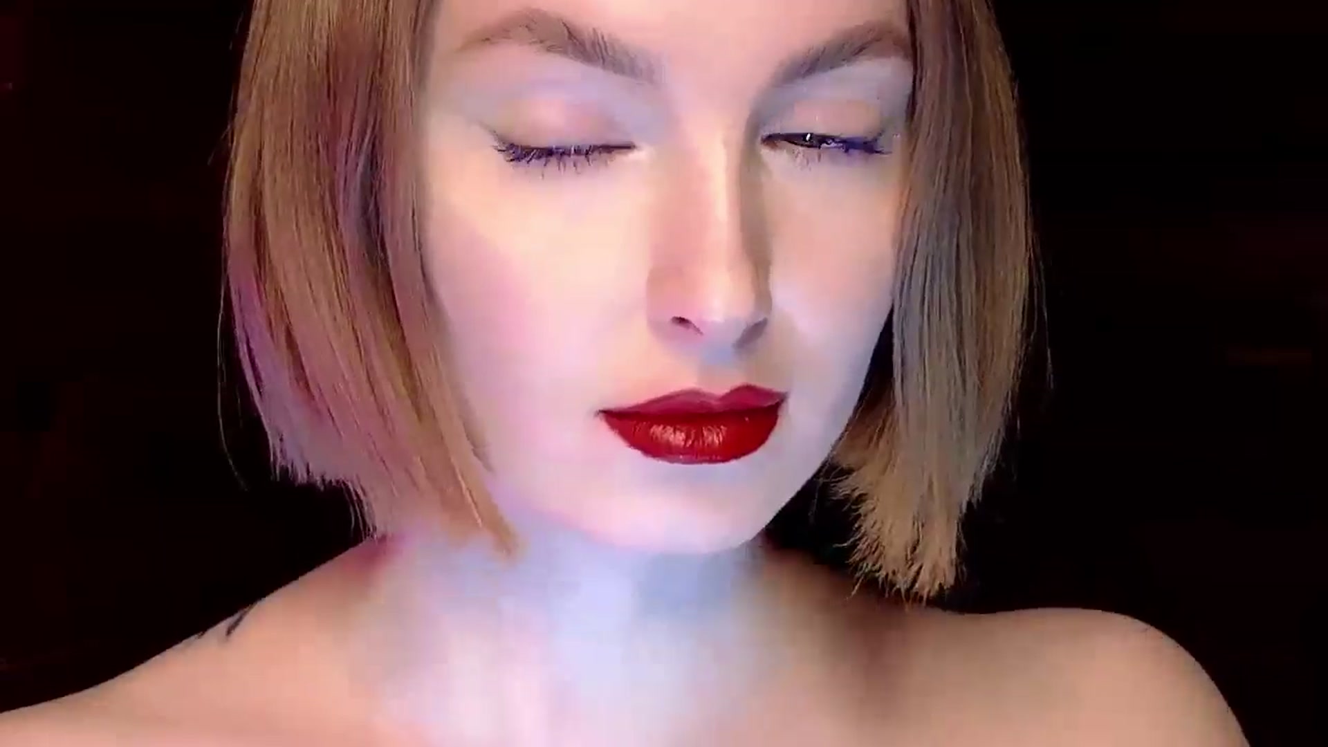 Gallery image thumbnail from Red_Lips_Girl's myfreecams stream on, 03/10/2025, 21:11 image 13 of 20