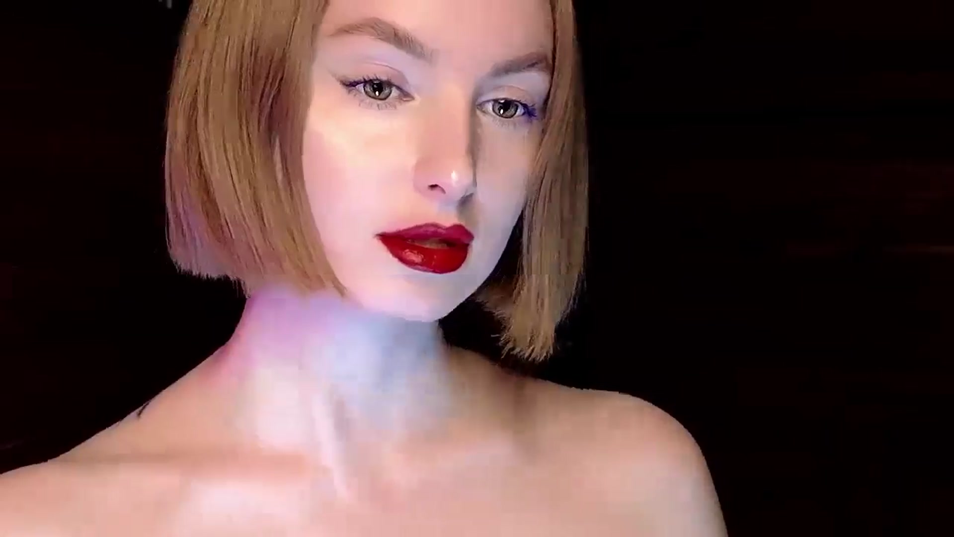 Gallery image thumbnail from Red_Lips_Girl's myfreecams stream on, 03/10/2025, 21:11 image 14 of 20