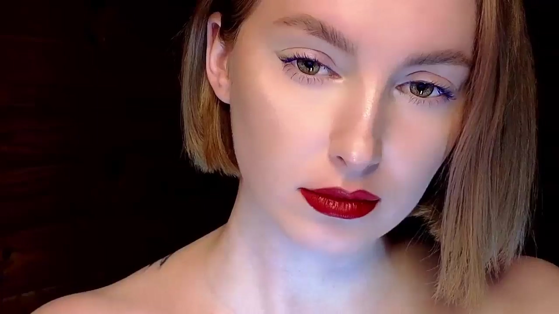 Gallery image thumbnail from Red_Lips_Girl's myfreecams stream on, 03/10/2025, 21:11 image 19 of 20
