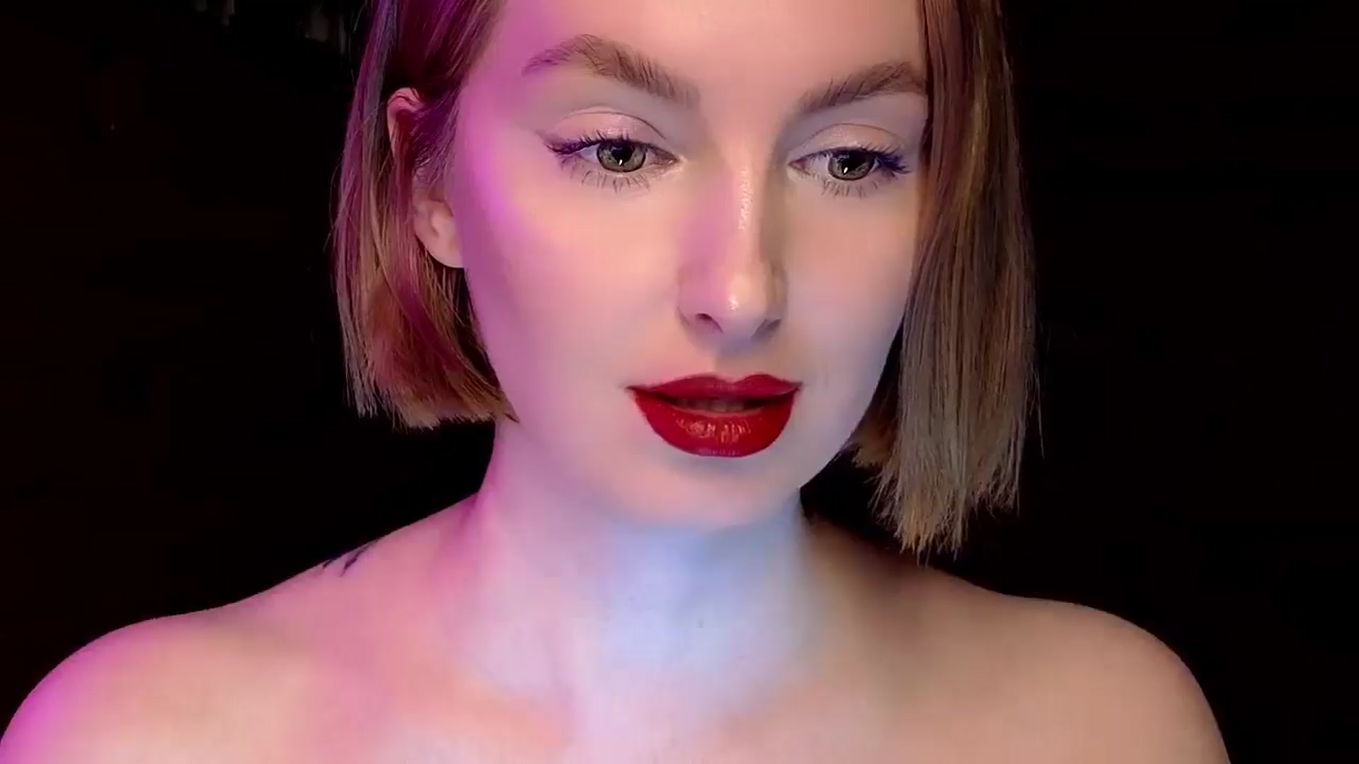 Gallery image thumbnail from Red_Lips_Girl's myfreecams stream on, 03/10/2025, 22:15 image 13 of 20