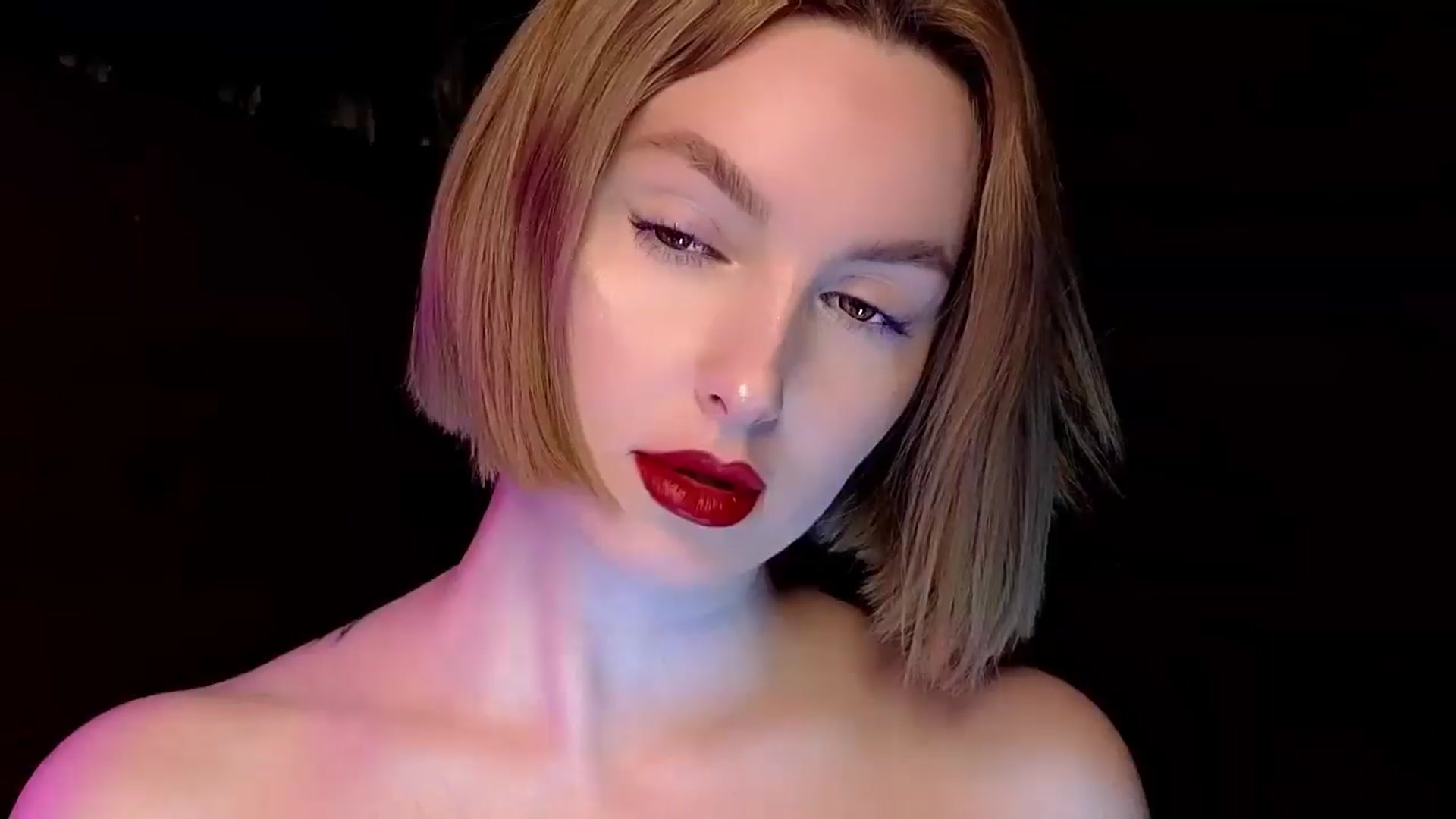 Gallery image thumbnail from Red_Lips_Girl's myfreecams stream on, 03/10/2025, 22:15 image 15 of 20