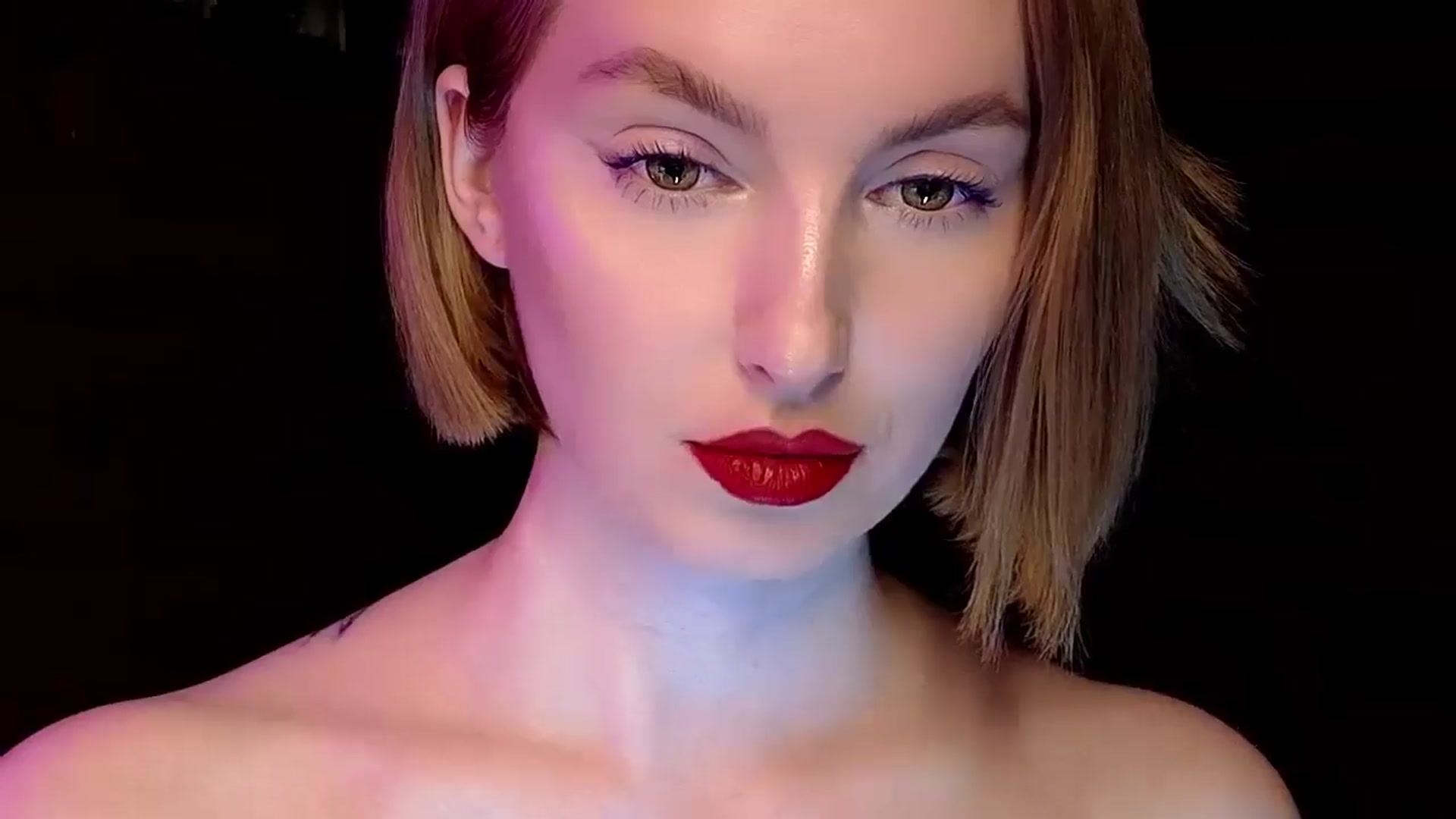 Gallery image thumbnail from Red_Lips_Girl's myfreecams stream on, 03/10/2025, 22:15 image 19 of 20