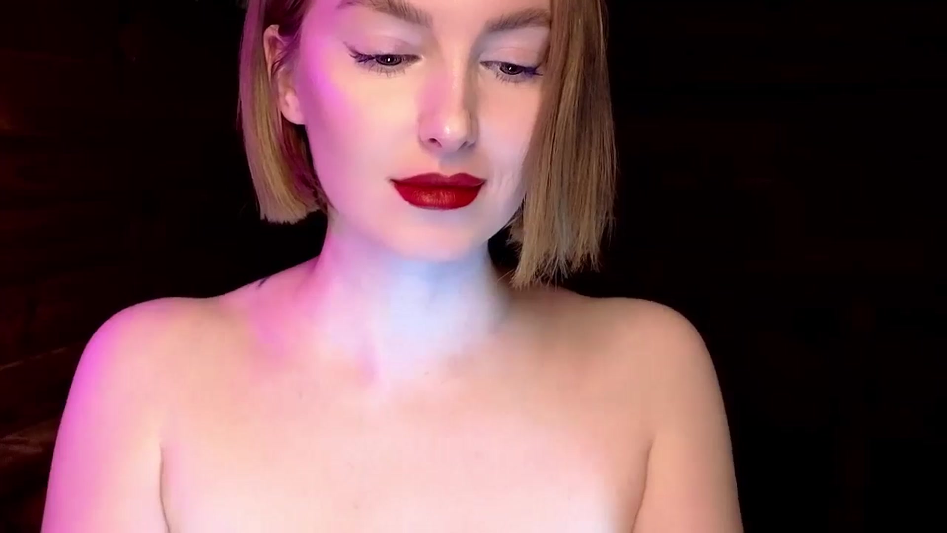 Gallery image thumbnail from Red_Lips_Girl's myfreecams stream on, 03/10/2025, 22:15 image 10 of 20