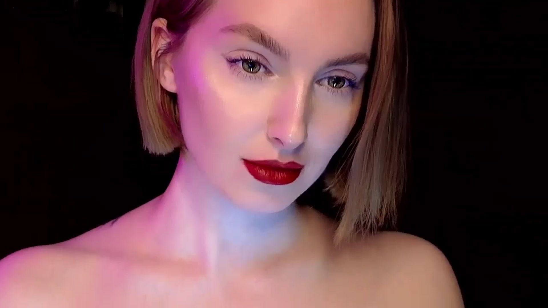 Gallery image thumbnail from Red_Lips_Girl's myfreecams stream on, 03/10/2025, 22:15 image 11 of 20