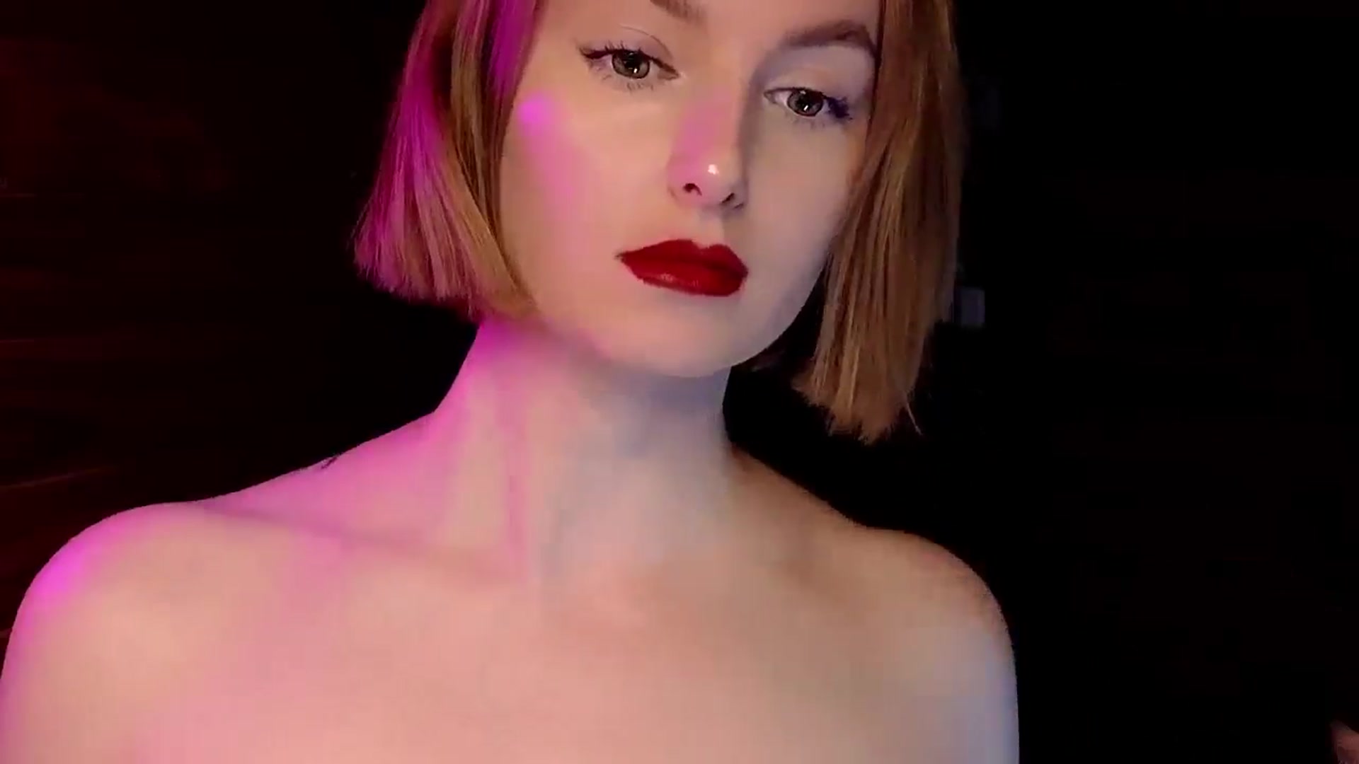 Gallery image thumbnail from Red_Lips_Girl's myfreecams stream on, 03/10/2025, 22:35 image 17 of 20