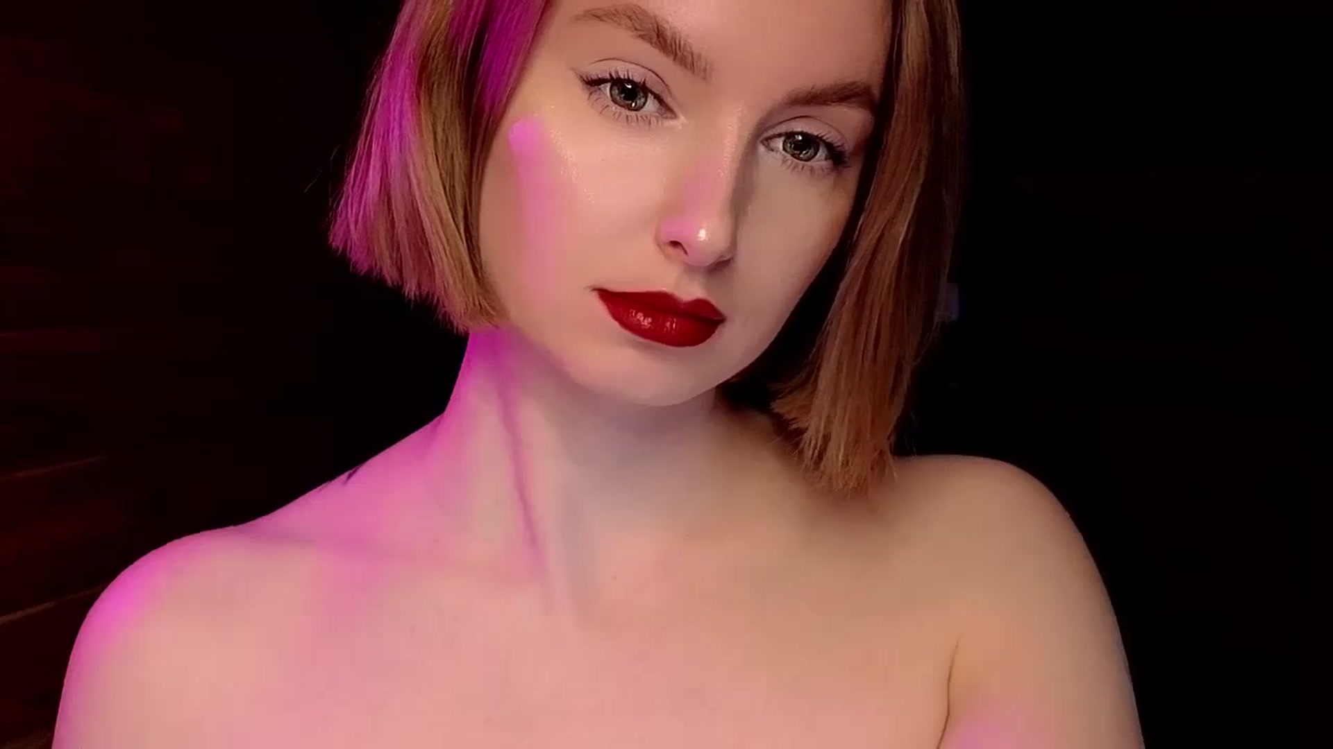 Gallery image thumbnail from Red_Lips_Girl's myfreecams stream on, 03/10/2025, 22:35 image 18 of 20