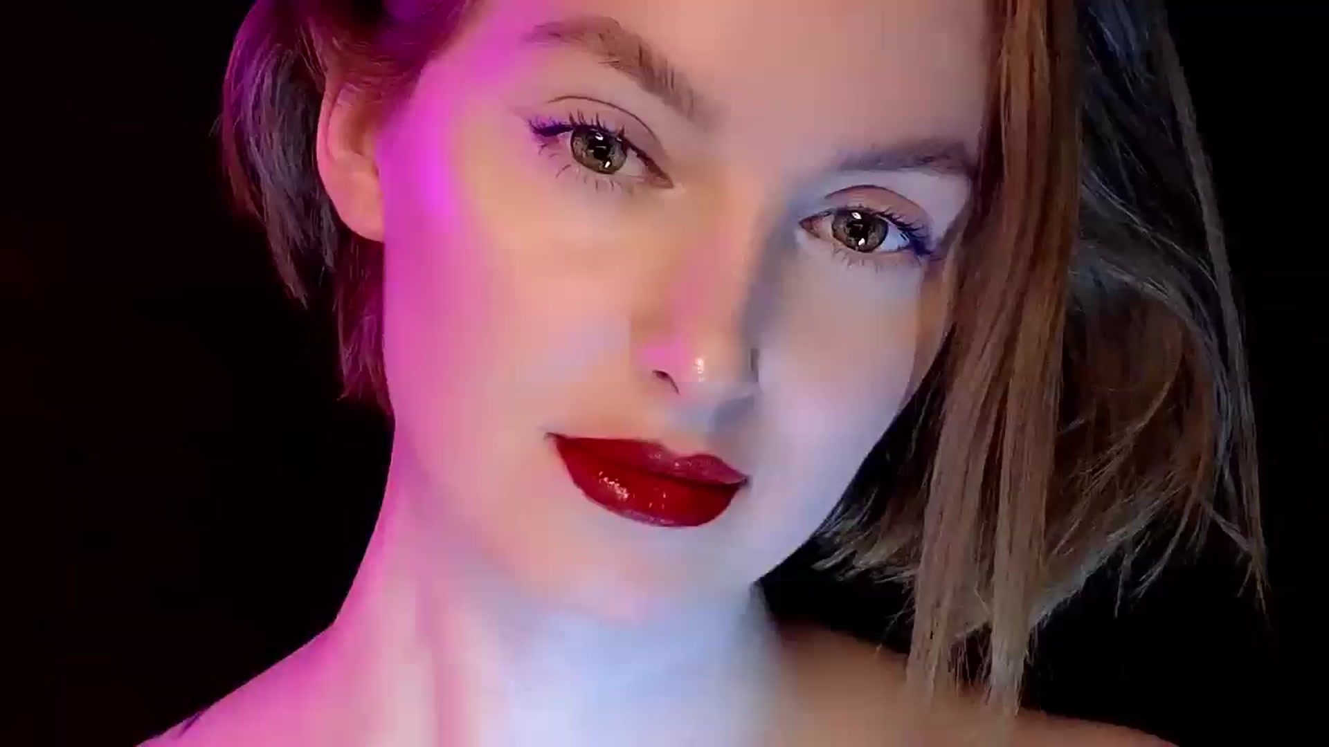 Gallery image thumbnail from Red_Lips_Girl's myfreecams stream on, 03/10/2025, 22:35 image 4 of 20
