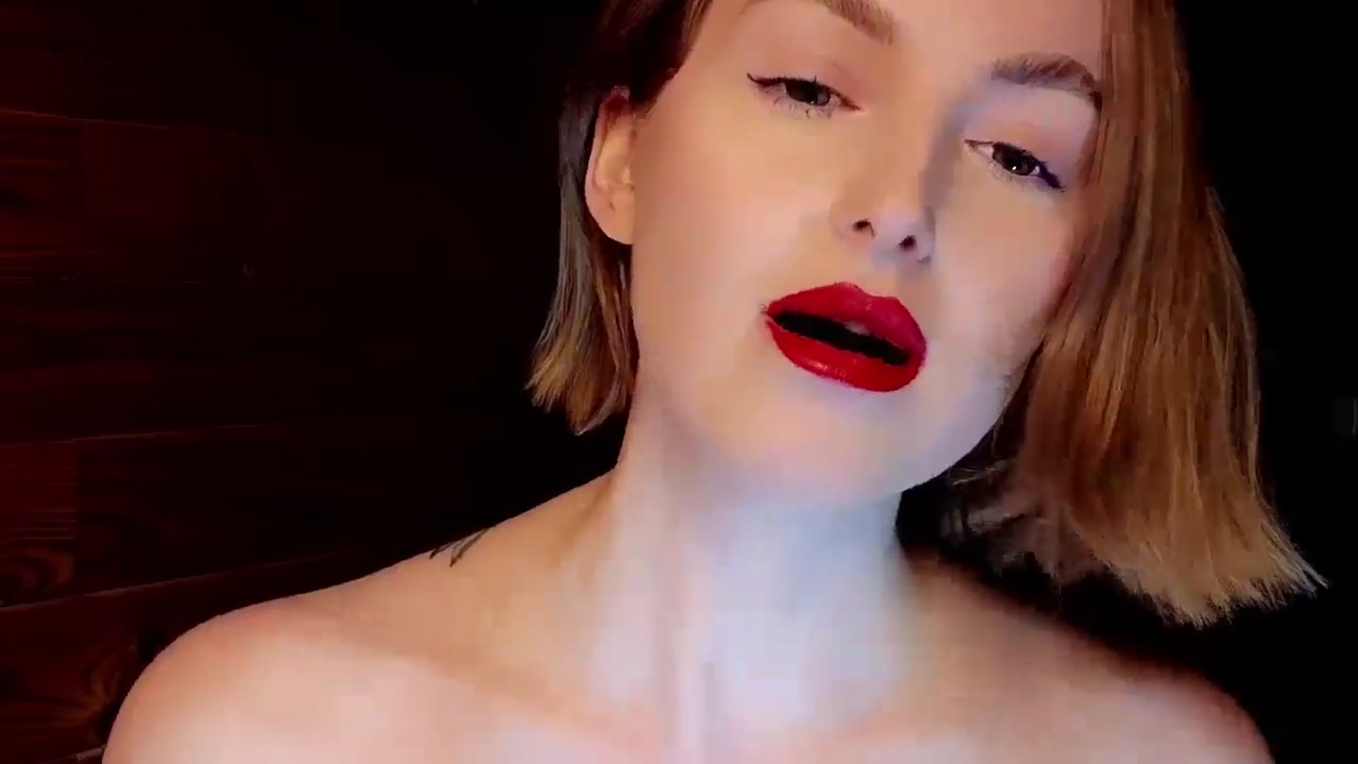 Gallery image thumbnail from Red_Lips_Girl's myfreecams stream on, 03/17/2025, 21:51 image 15 of 20